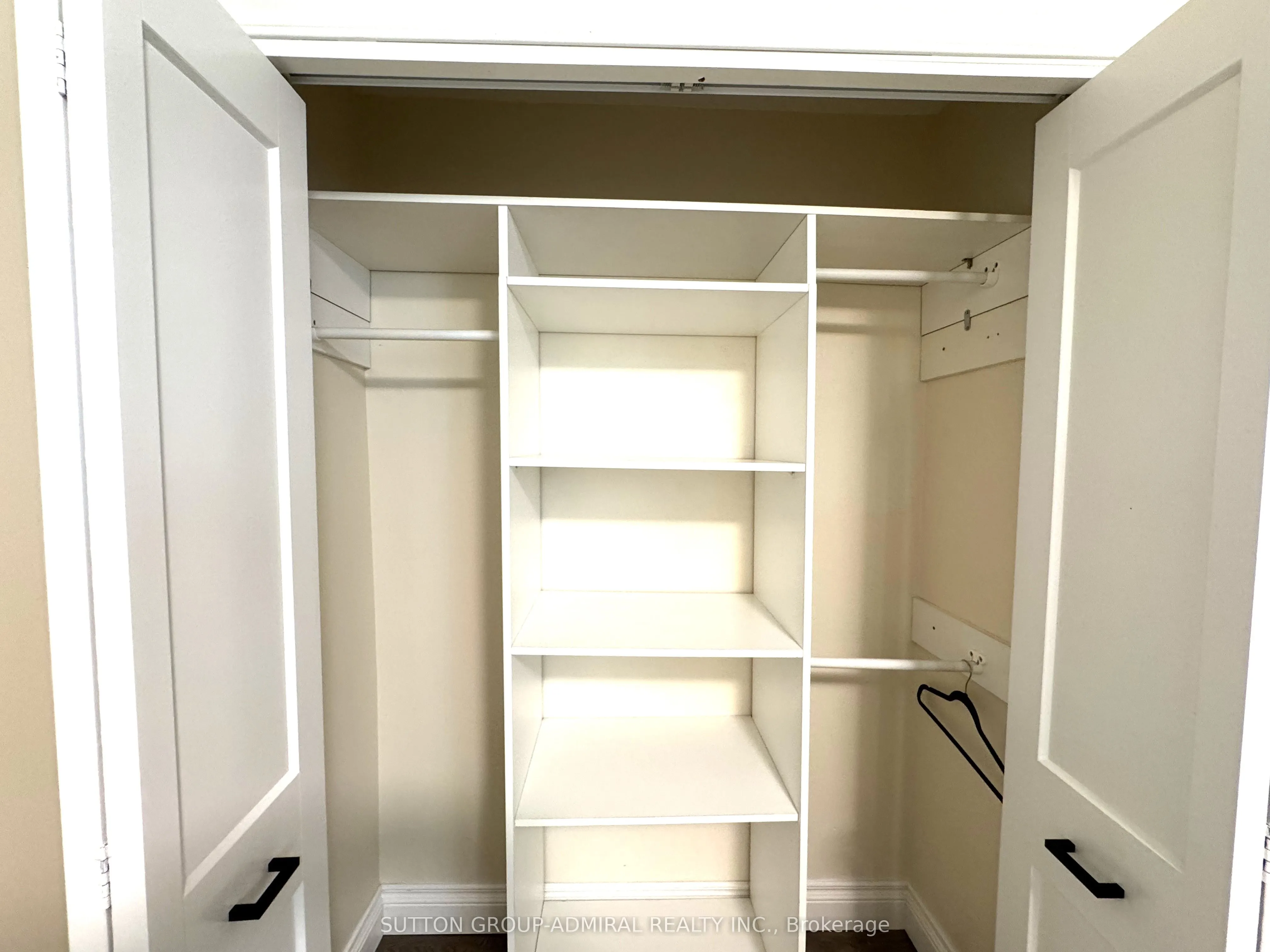530 Lolita Gardens N, #1105