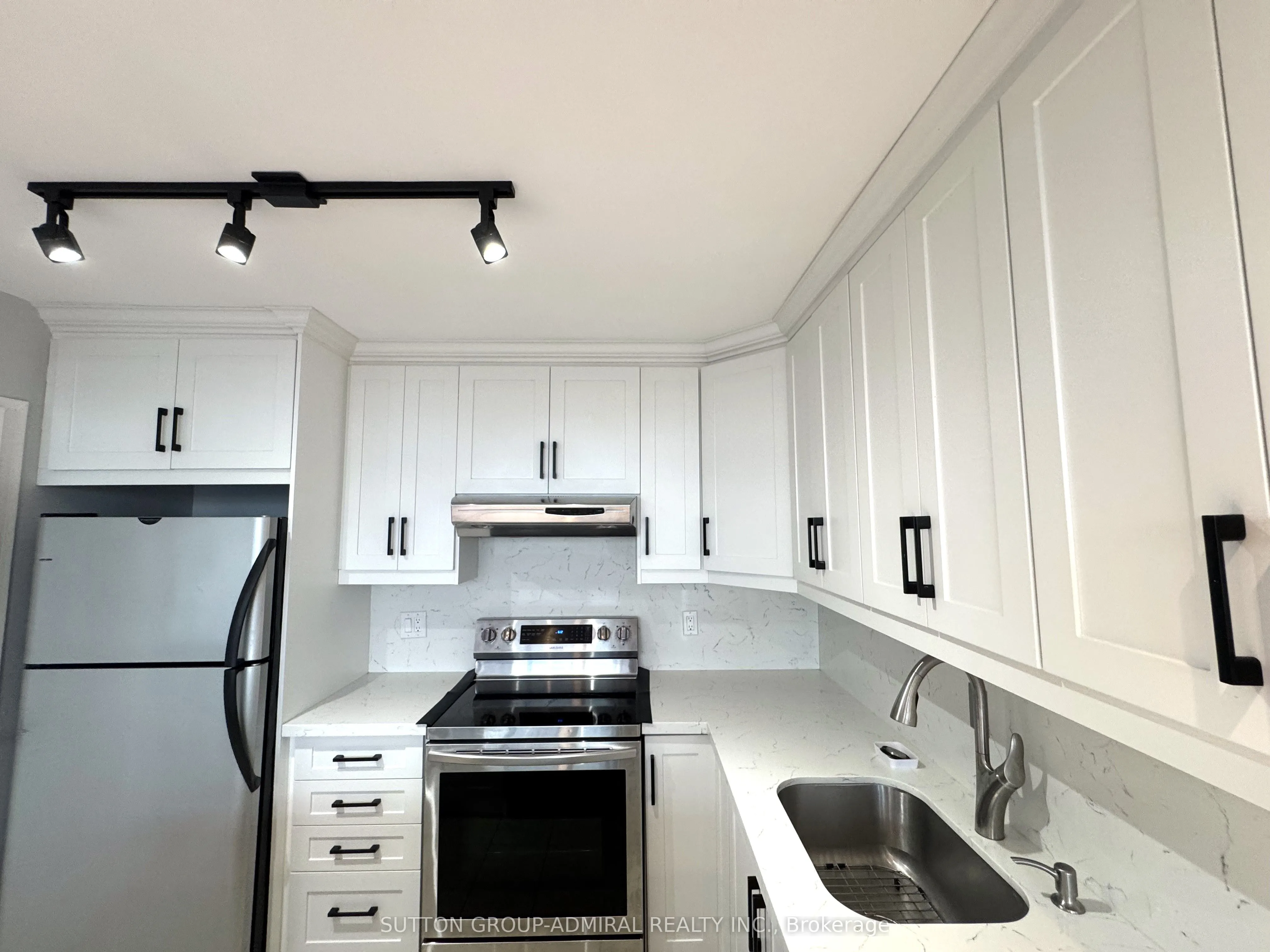 530 Lolita Gardens N, #1105