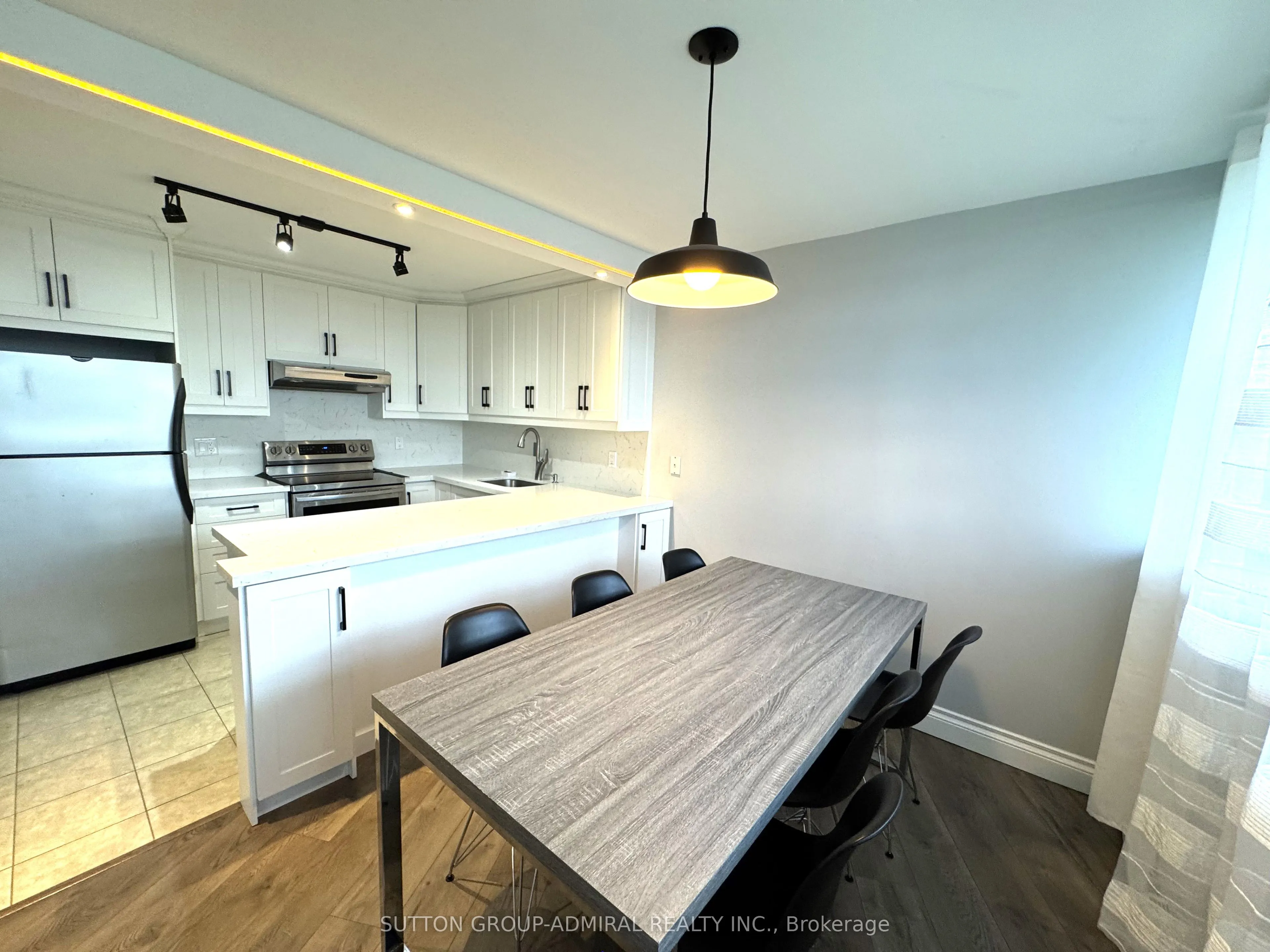 530 Lolita Gardens N, #1105