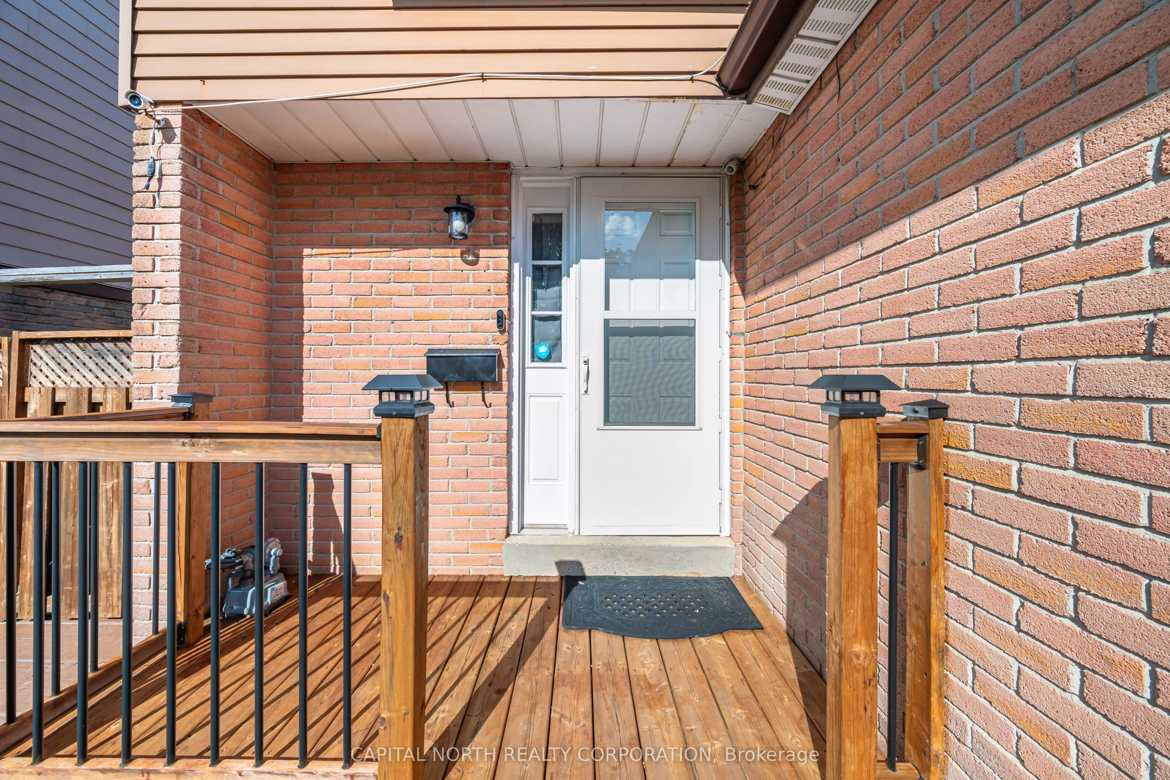 282 Royal Salisbury Way