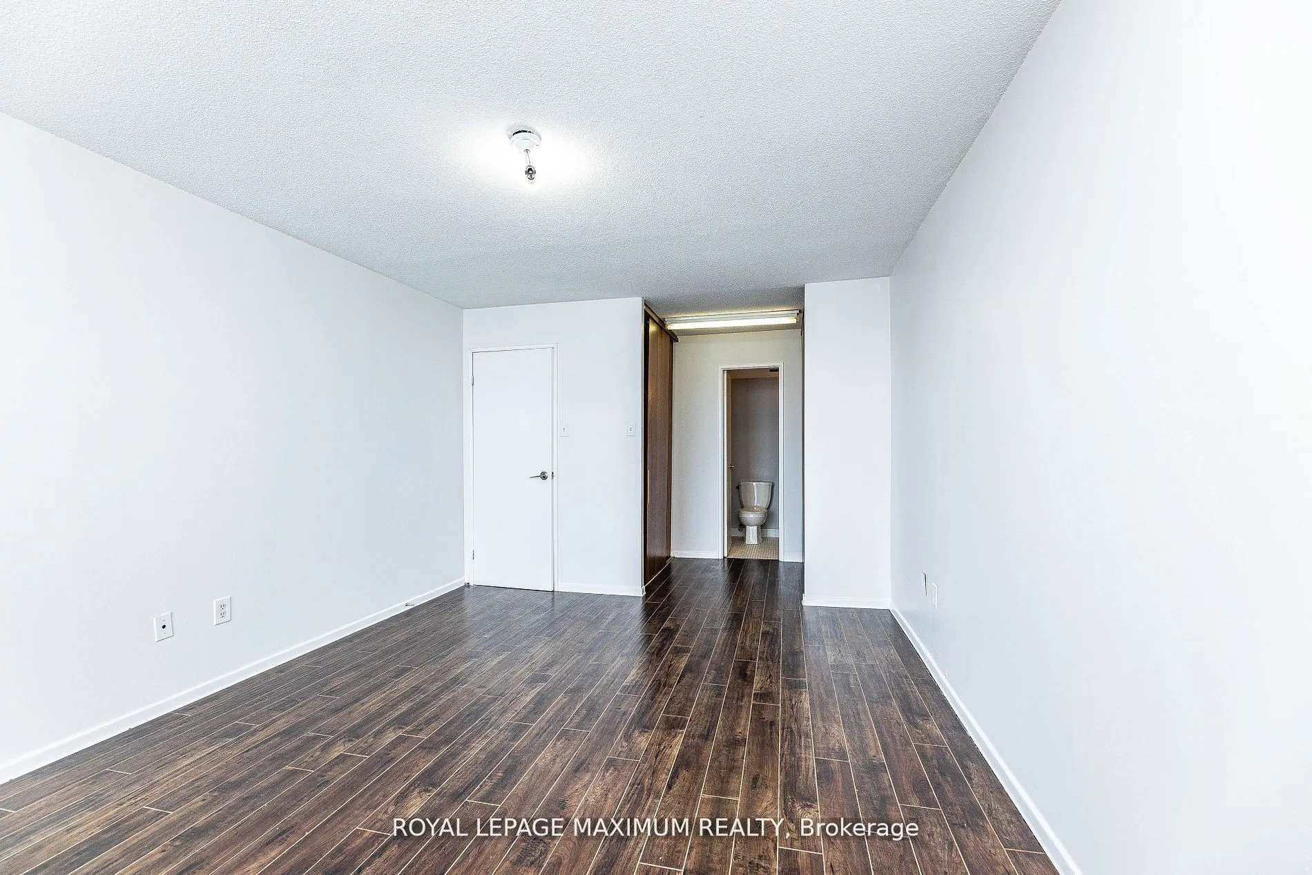 15 Kensington Road, #1912
