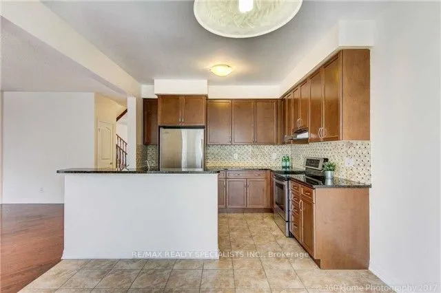 125 DONOVAN Heights