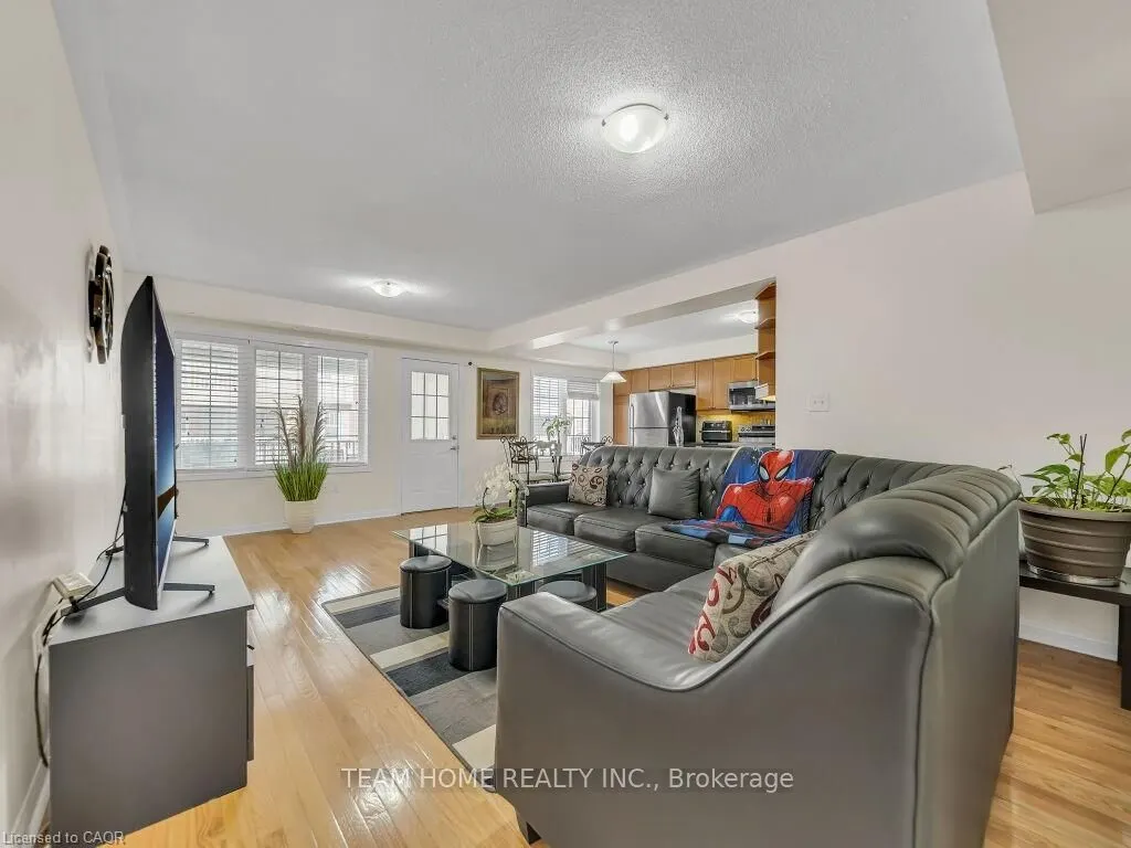 700 Neighbourhood Circle, #1
