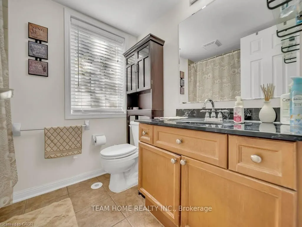 700 Neighbourhood Circle, #1