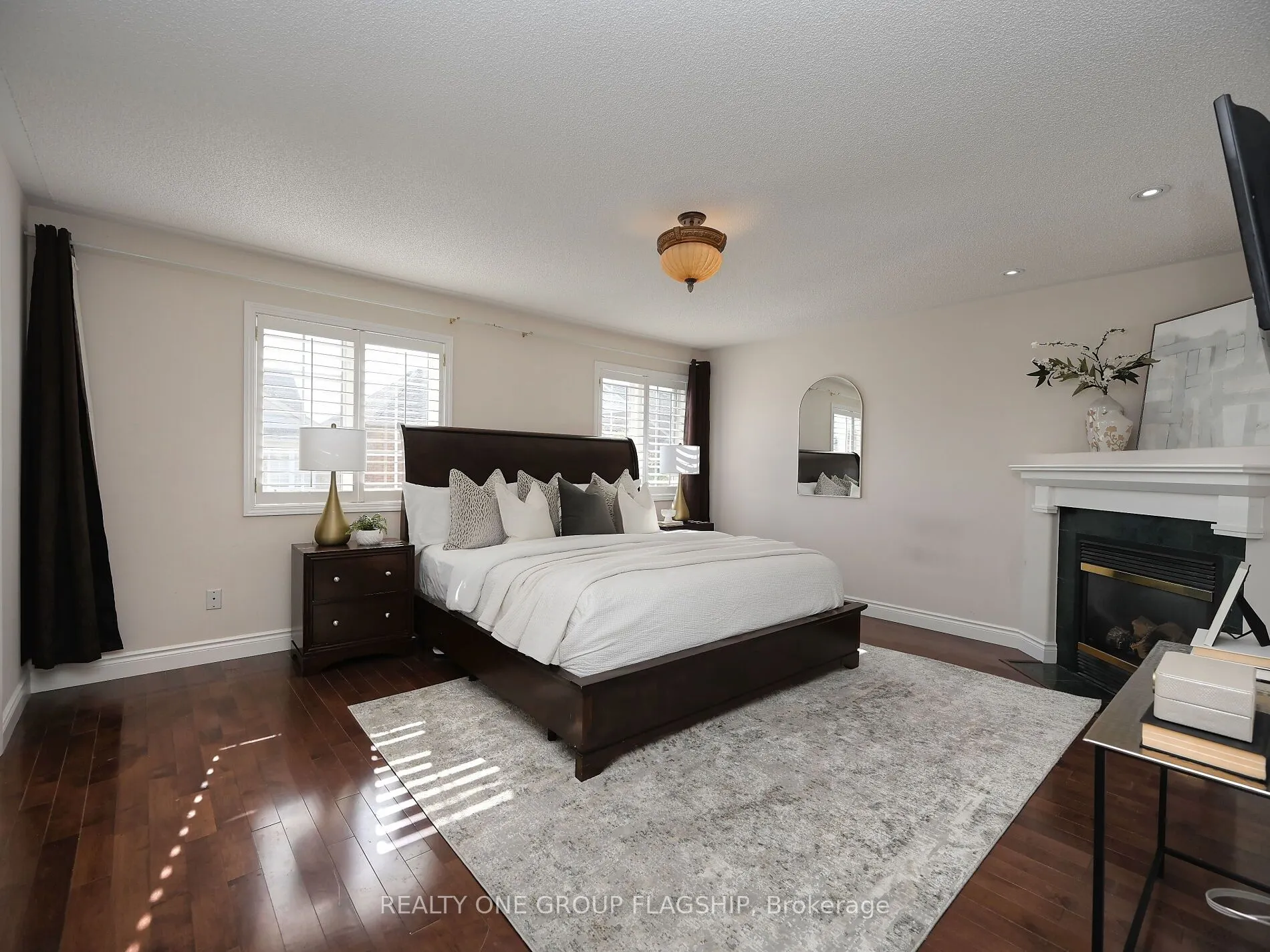 3855 Thomas Street