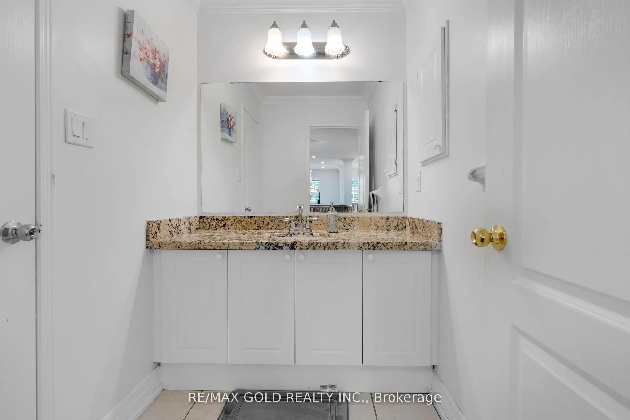 52 LINDERWOOD Drive N