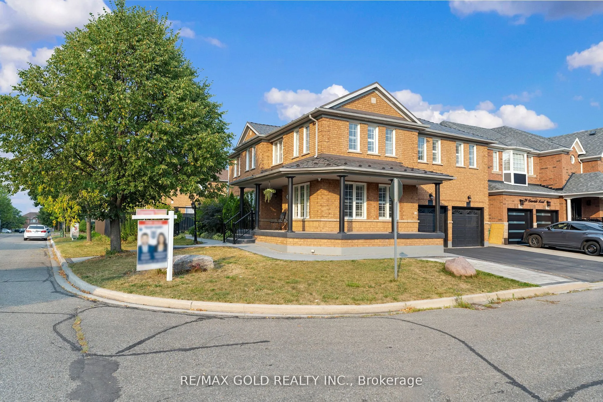 52 LINDERWOOD Drive N