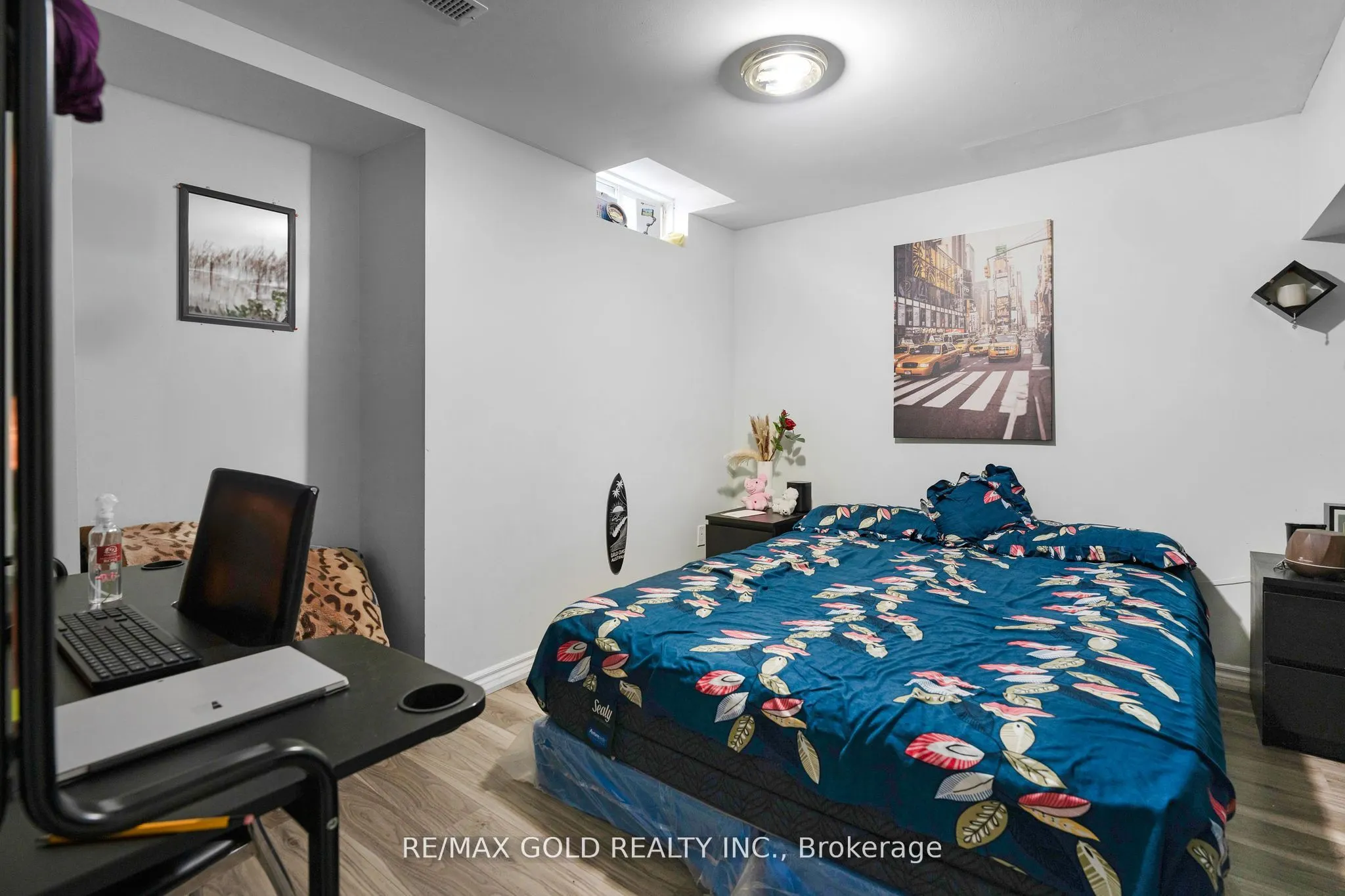 52 LINDERWOOD Drive N