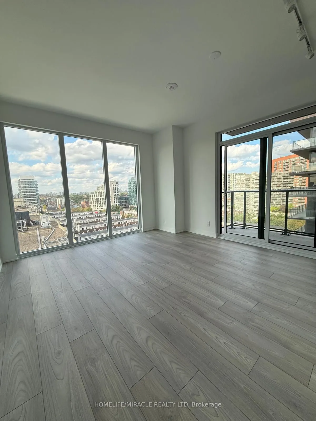 285 Dufferin Street, #926