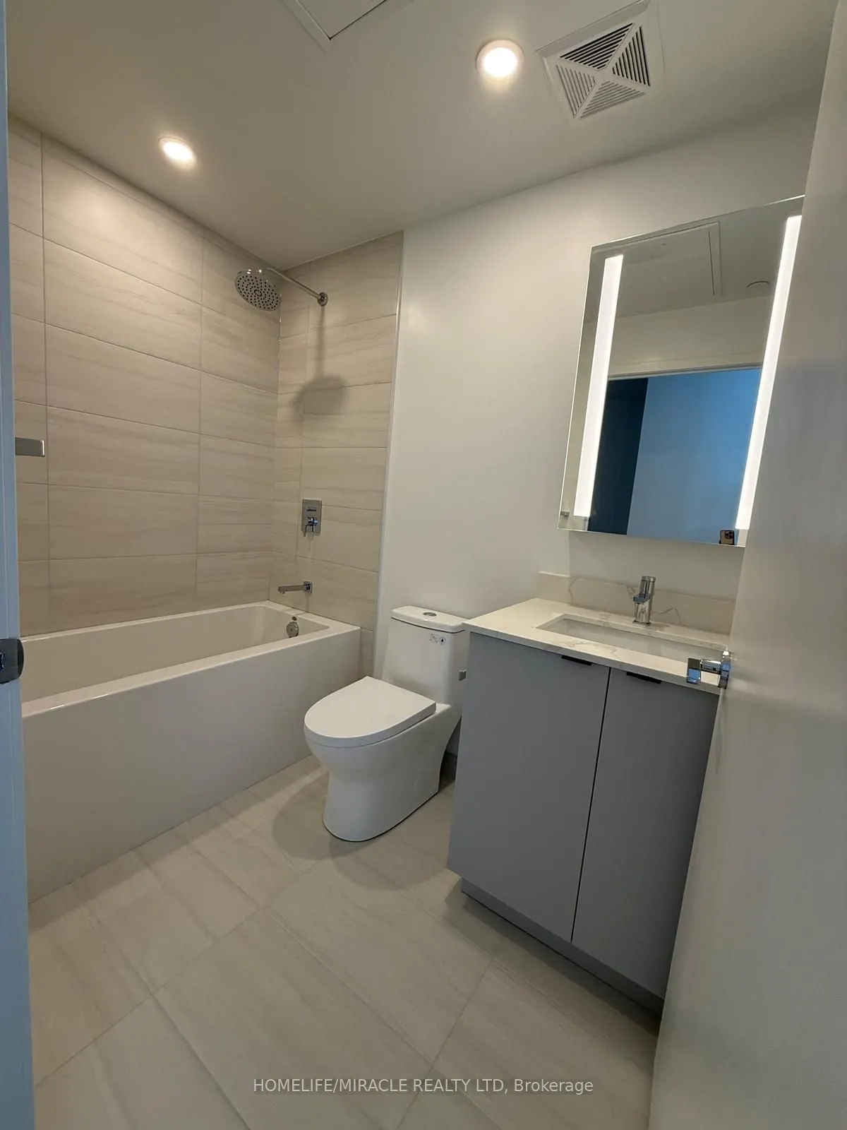 285 Dufferin Street, #926