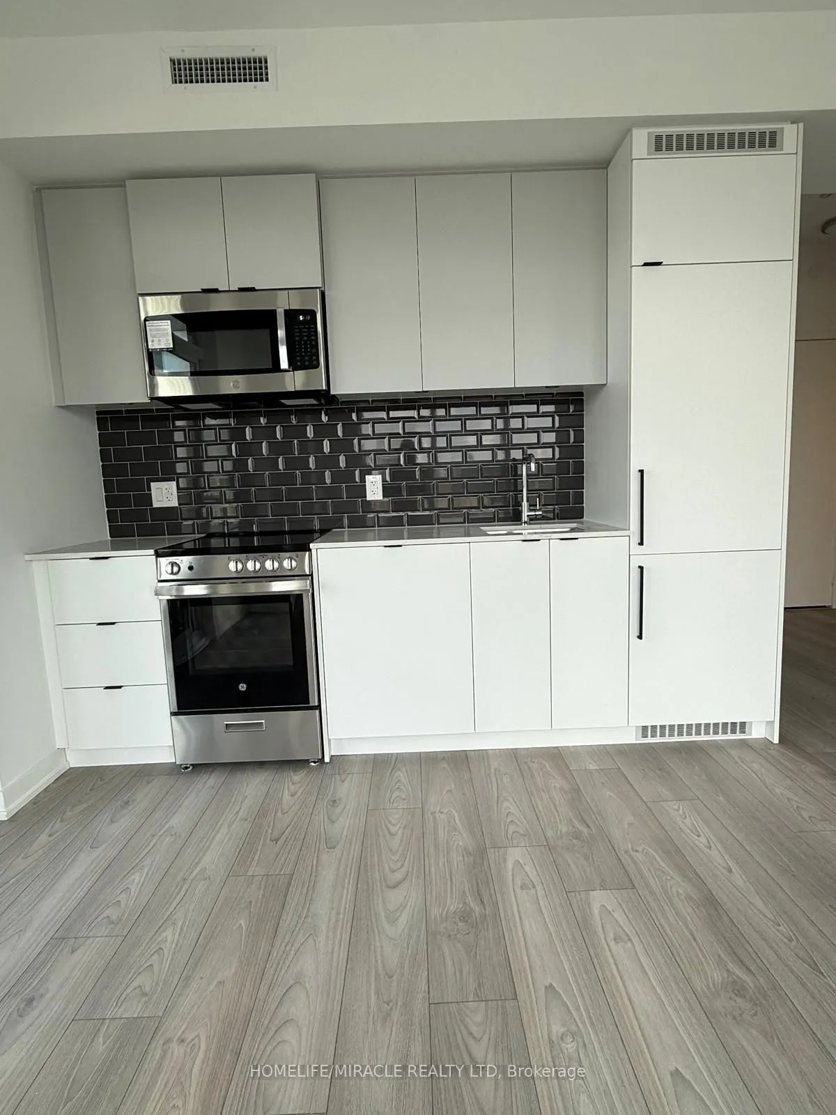 285 Dufferin Street, #926