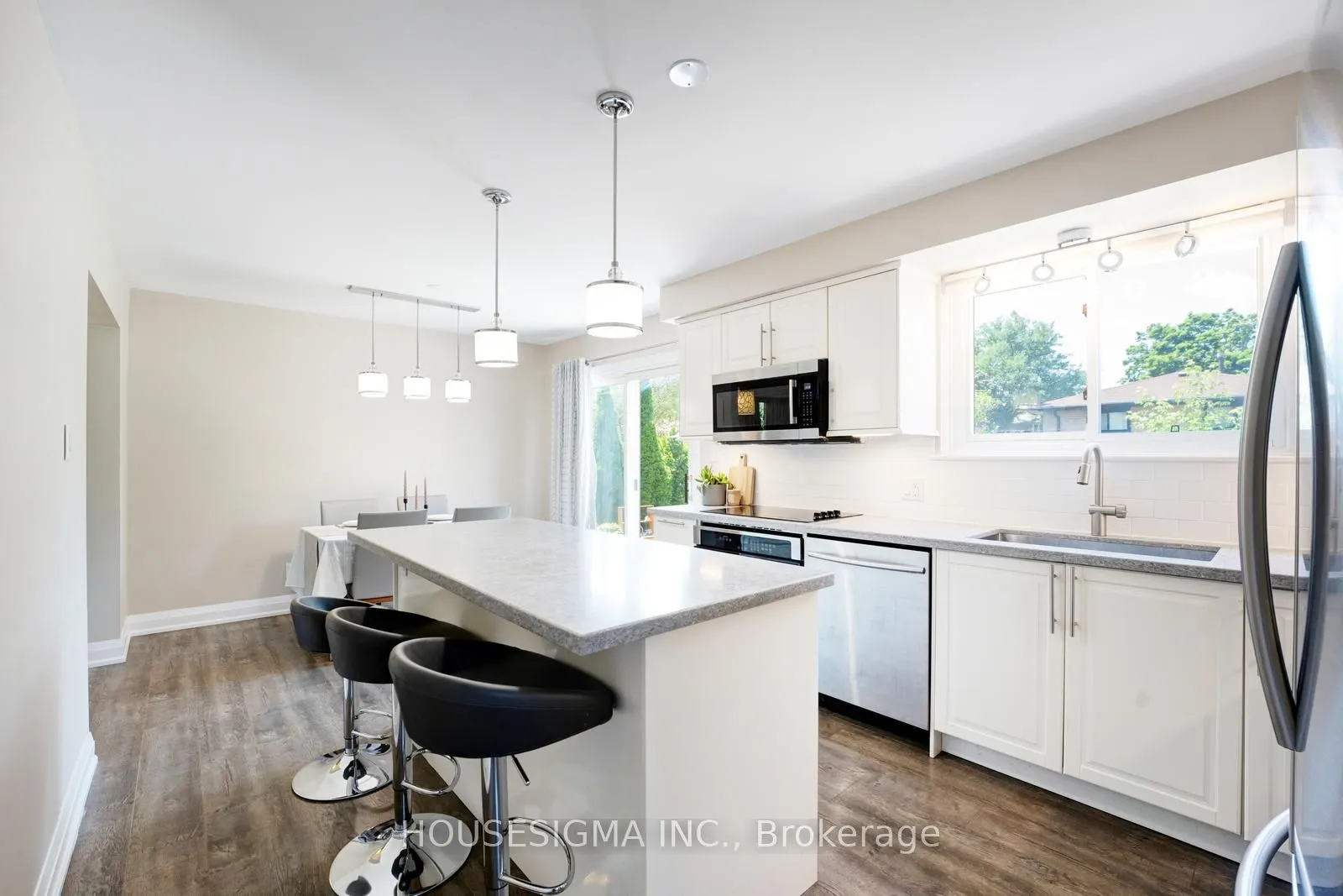 198 Archdekin Drive