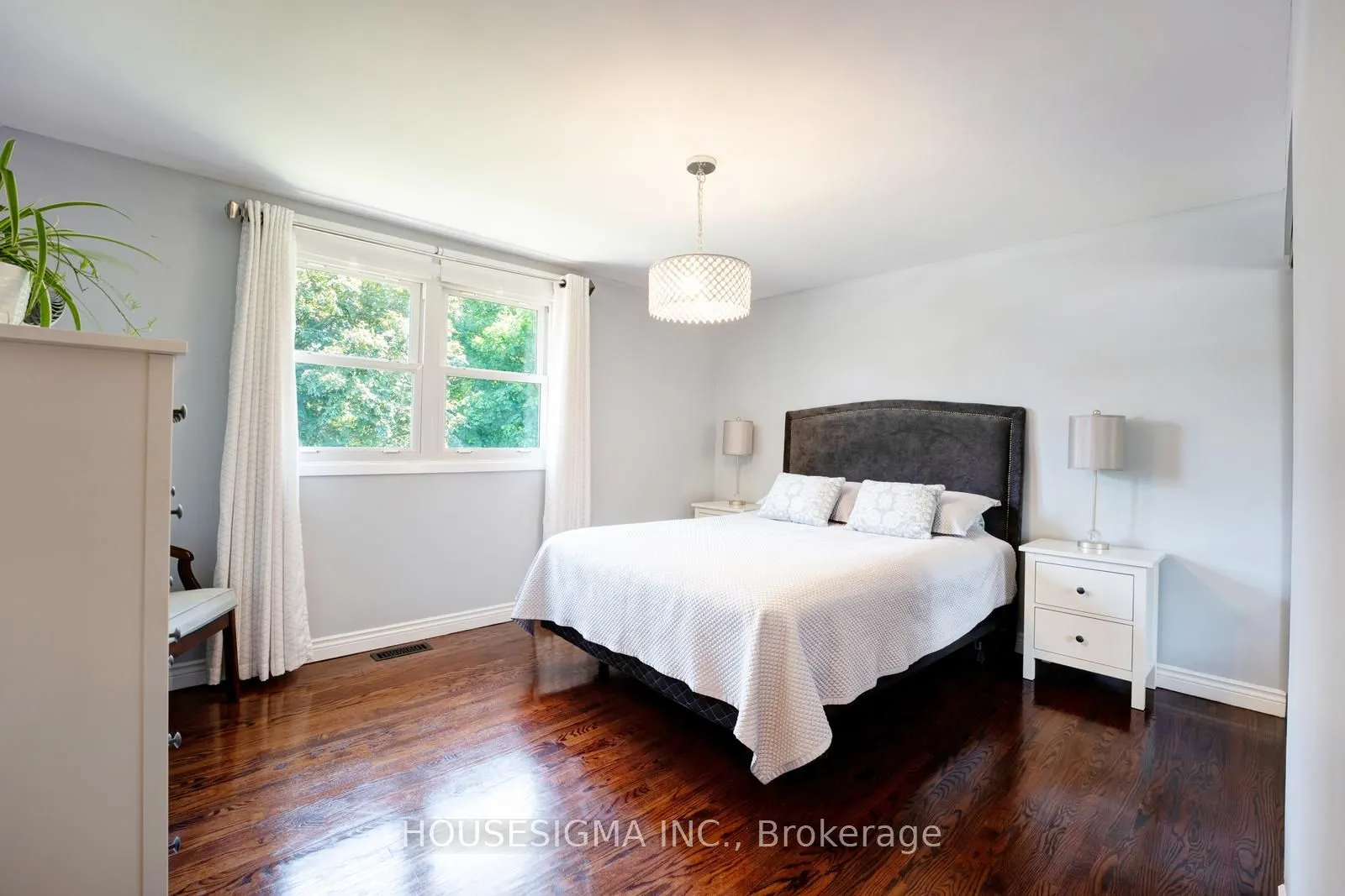 198 Archdekin Drive