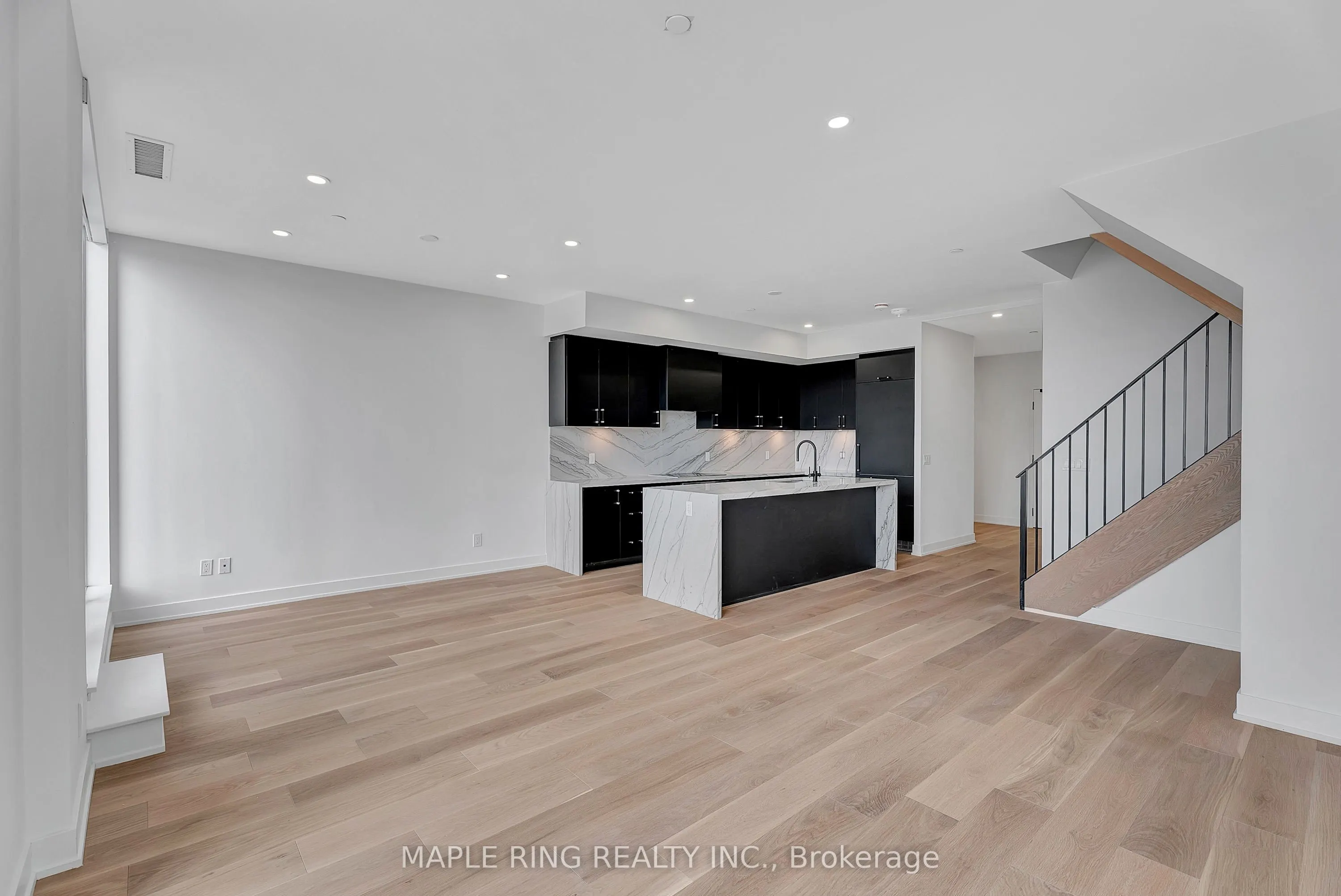 2489 Taunton Road, #105