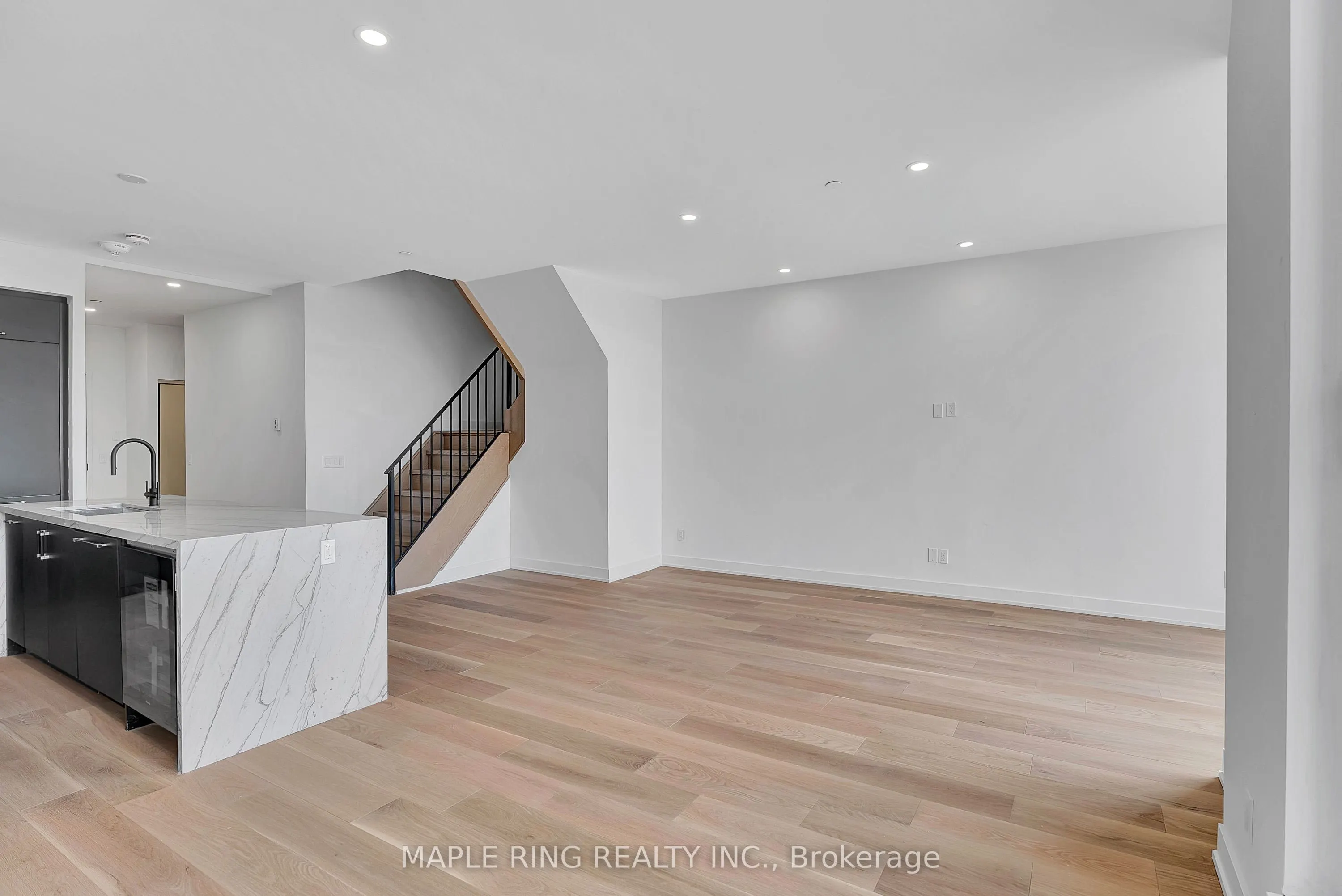 2489 Taunton Road, #105