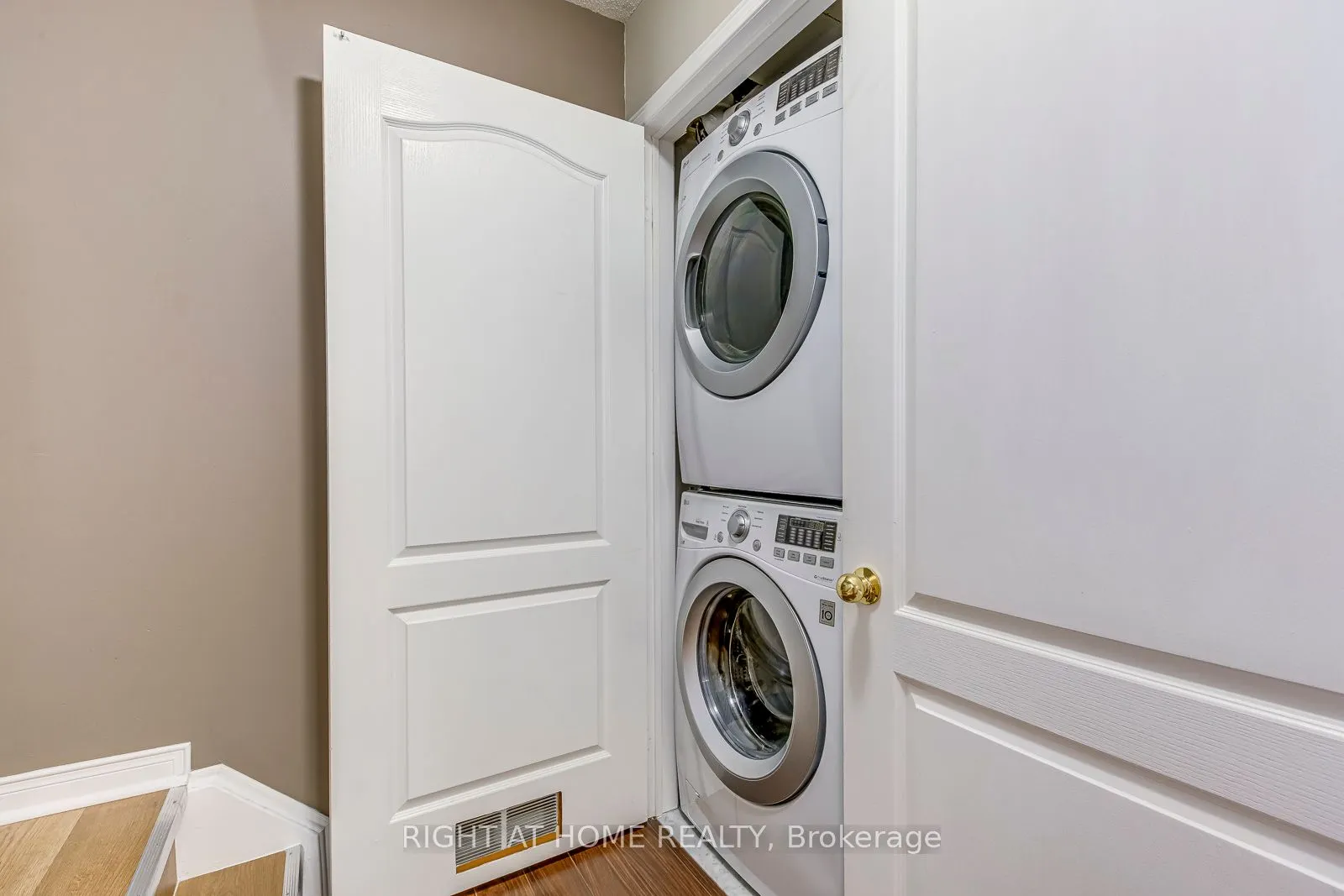 605 Shoreline Drive, #8