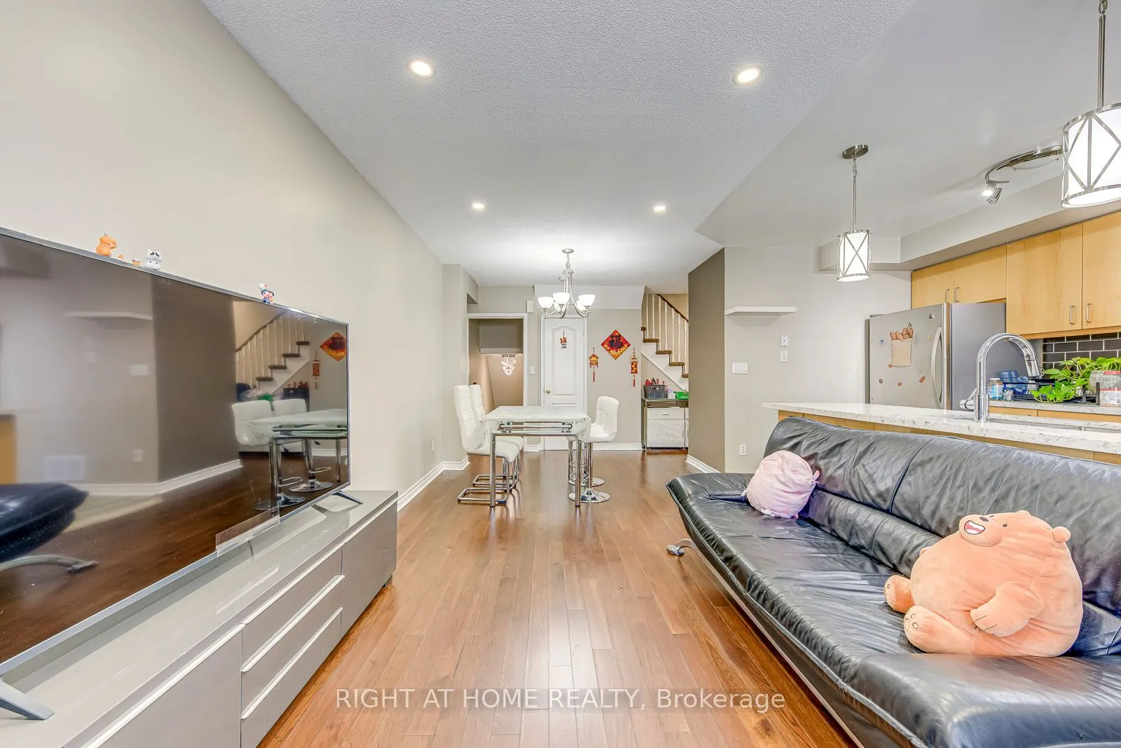 605 Shoreline Drive, #8