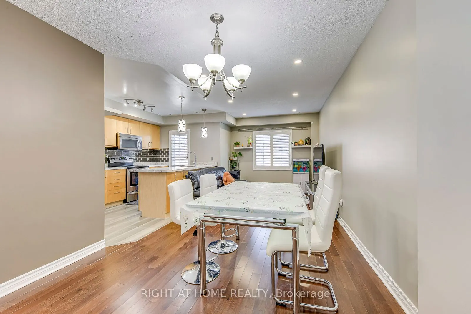 605 Shoreline Drive, #8