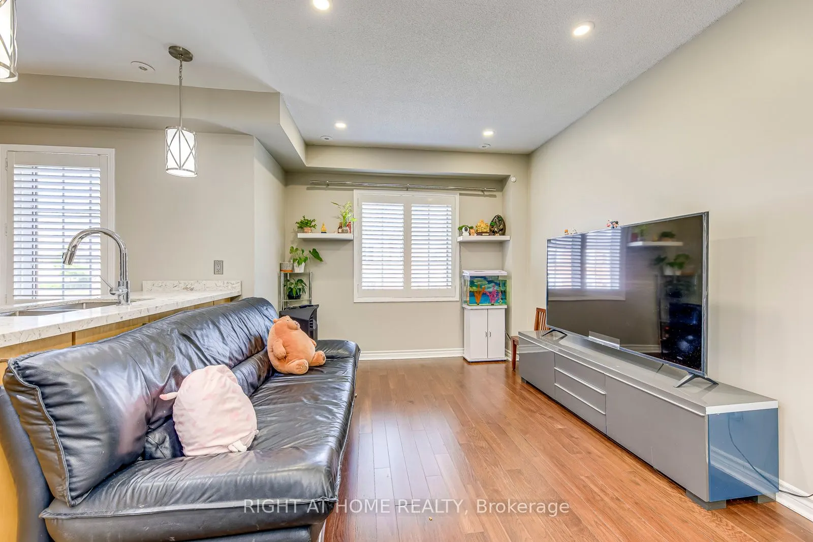 605 Shoreline Drive, #8