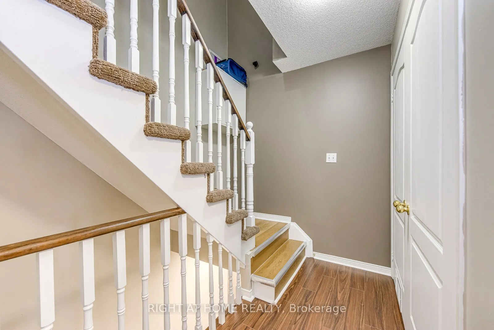 605 Shoreline Drive, #8