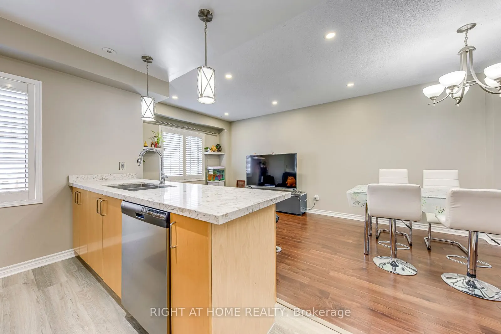 605 Shoreline Drive, #8
