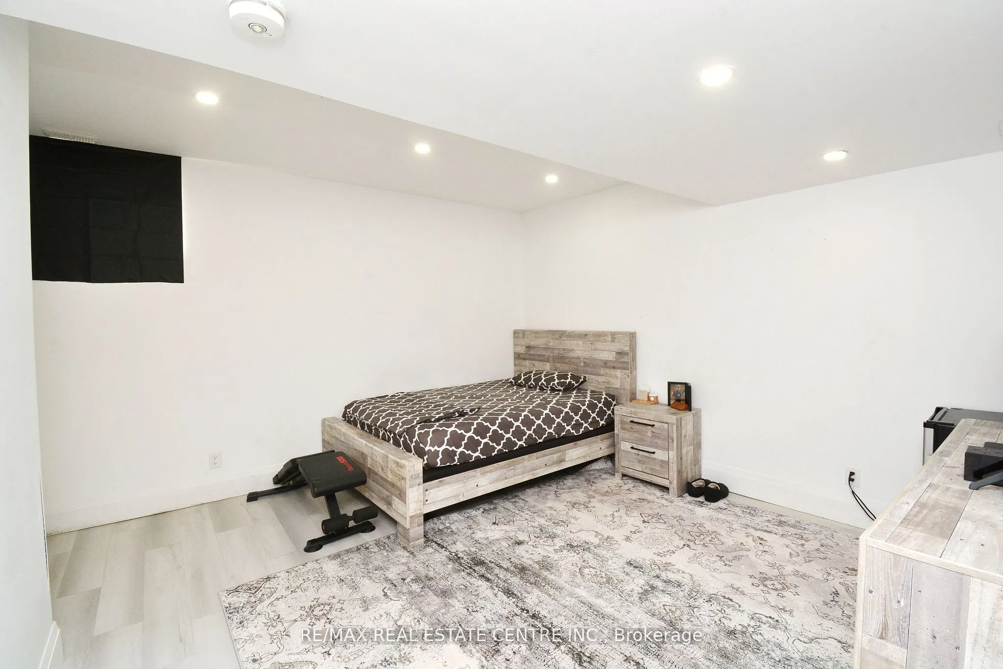 17 Crescent Hill Drive S
