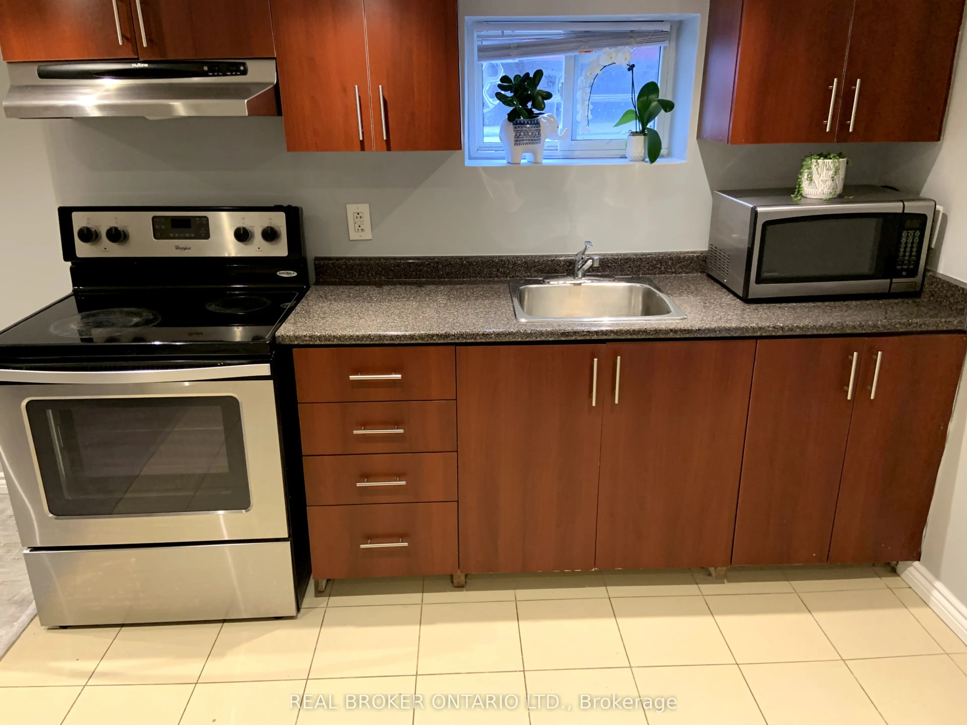 827 St Clarens Avenue, #Lower Level