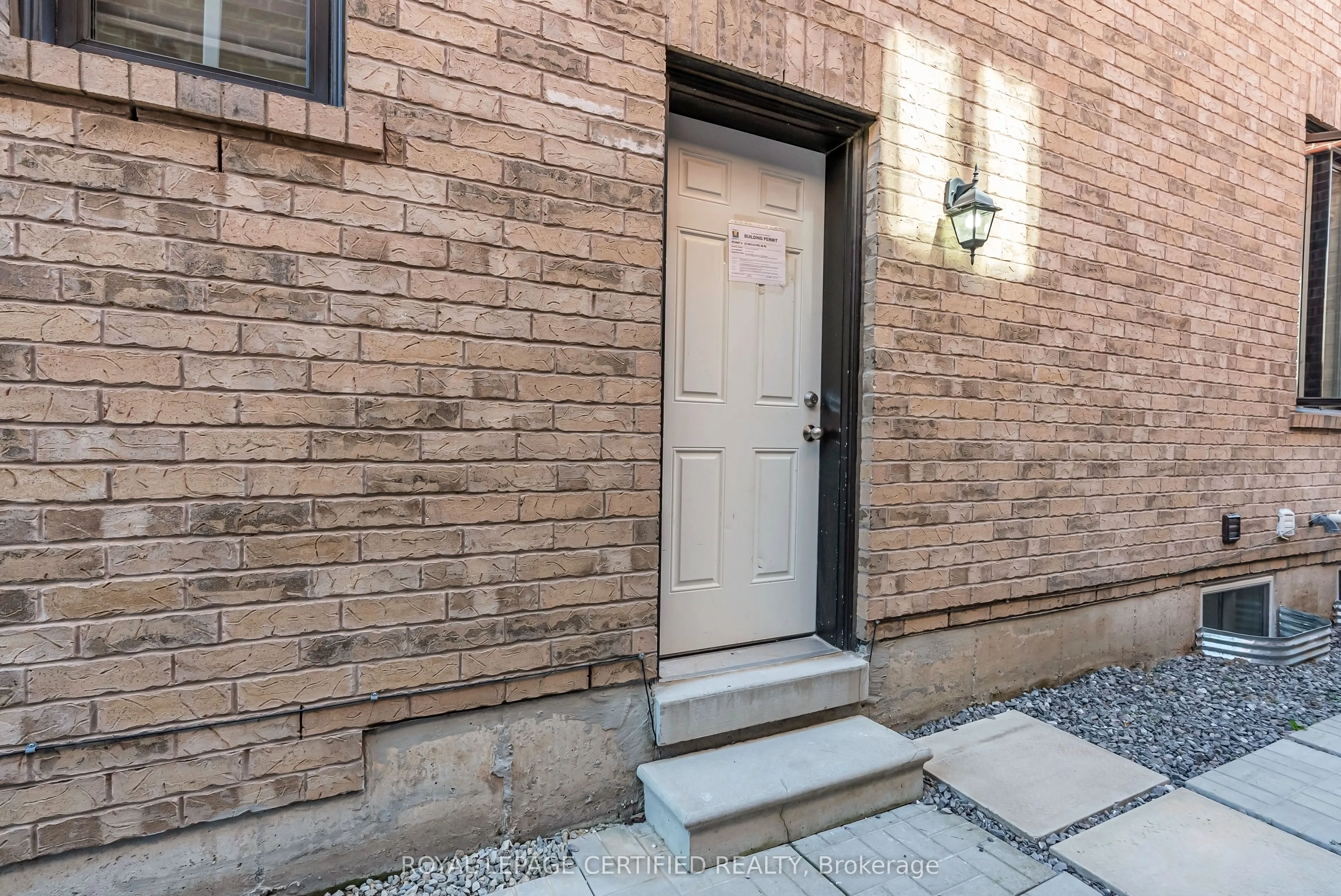 61 Dunley Crescent