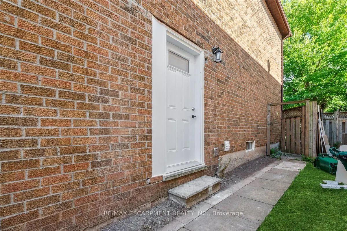 2180 Lumberman Lane, #Lower Level