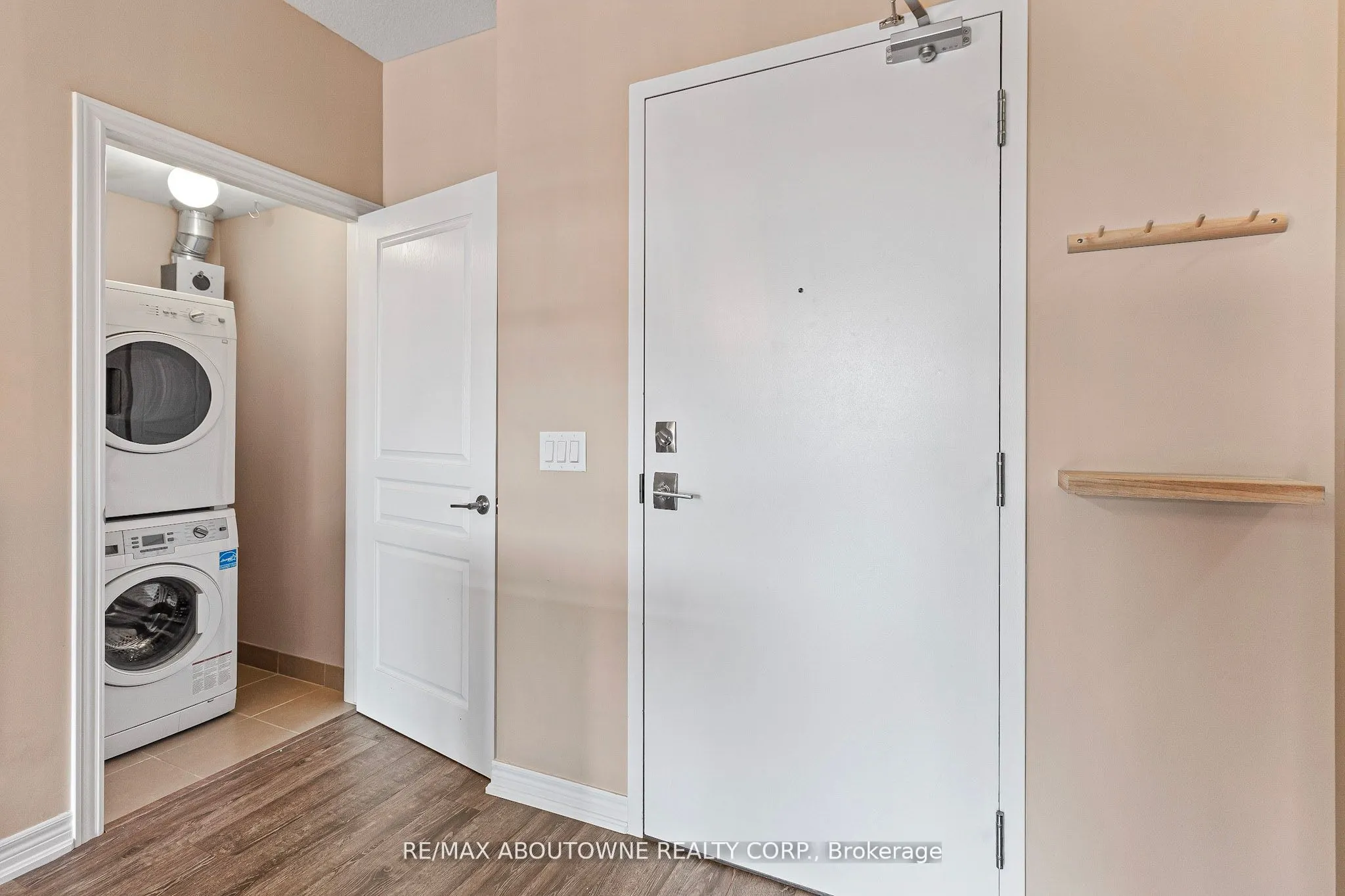 457 Plains Road E, #322
