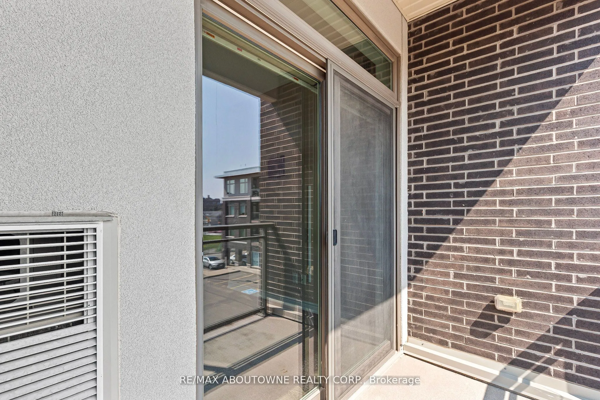 457 Plains Road E, #322