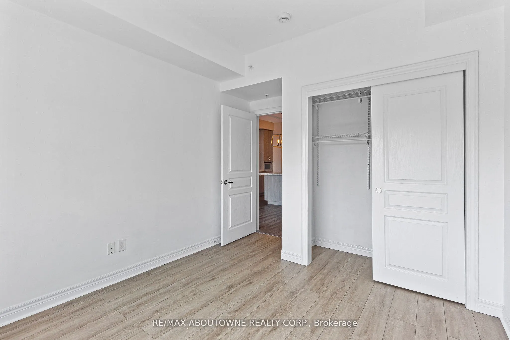 457 Plains Road E, #322