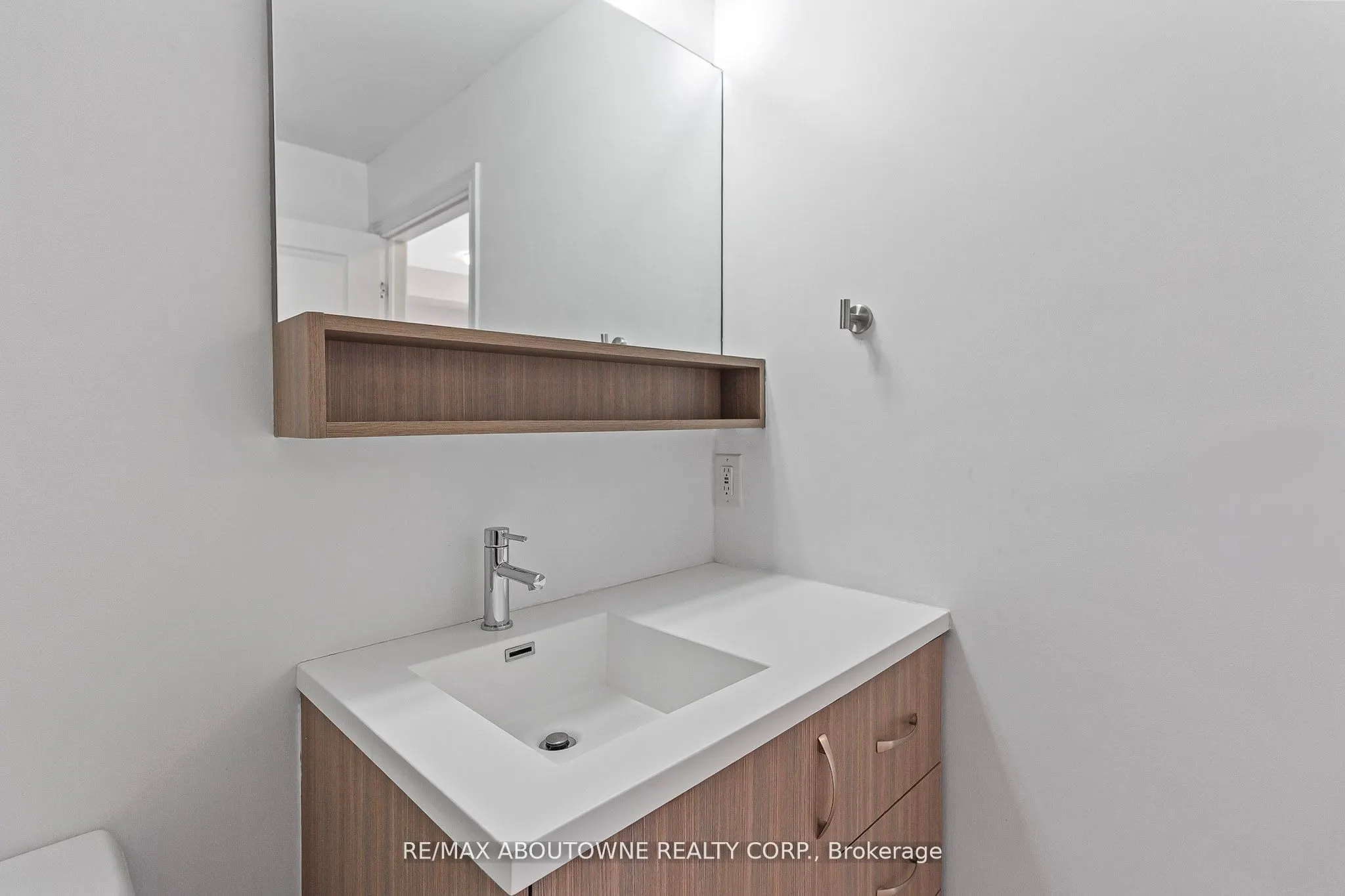 457 Plains Road E, #322