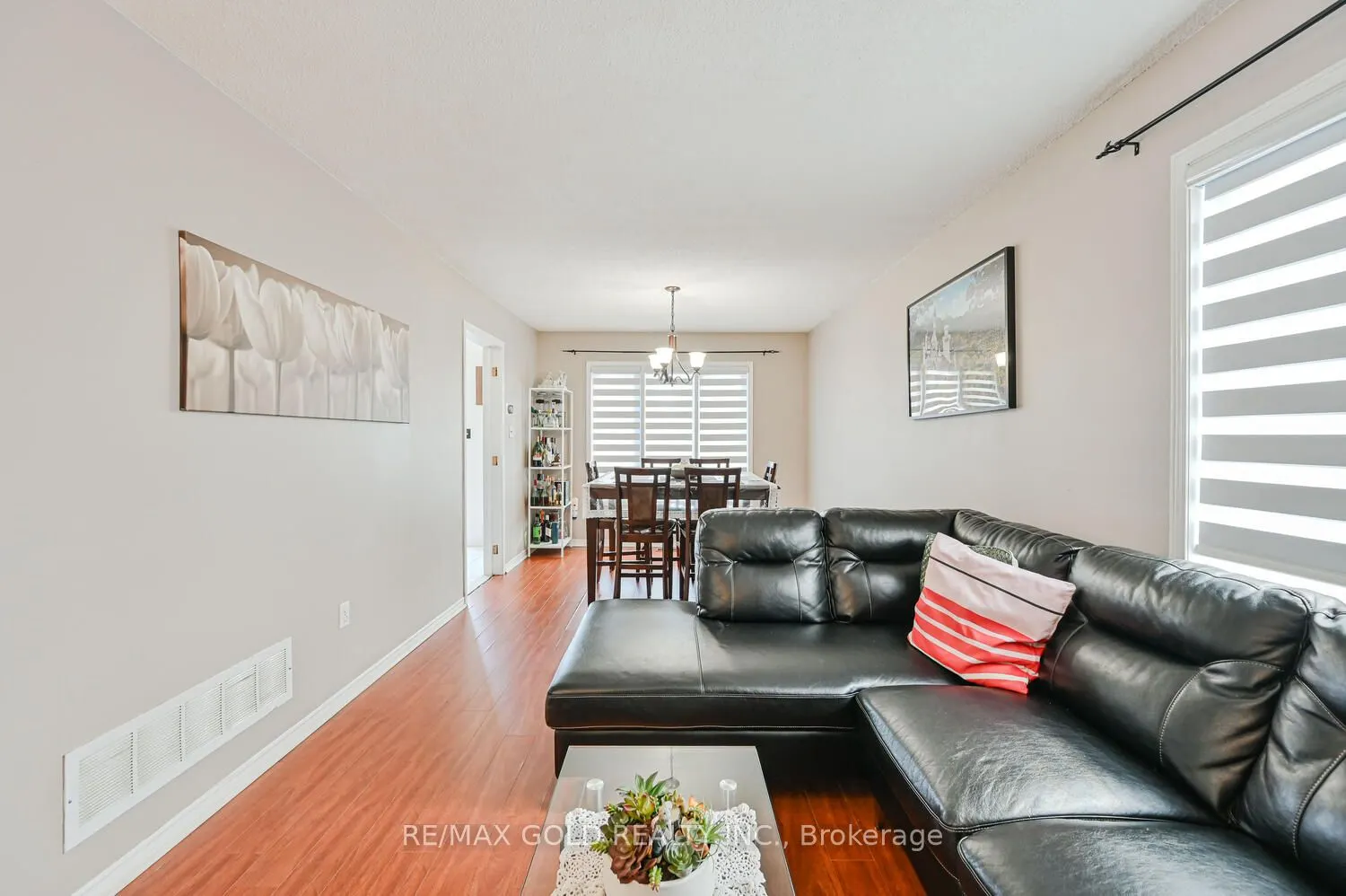 122 White Tail Crescent