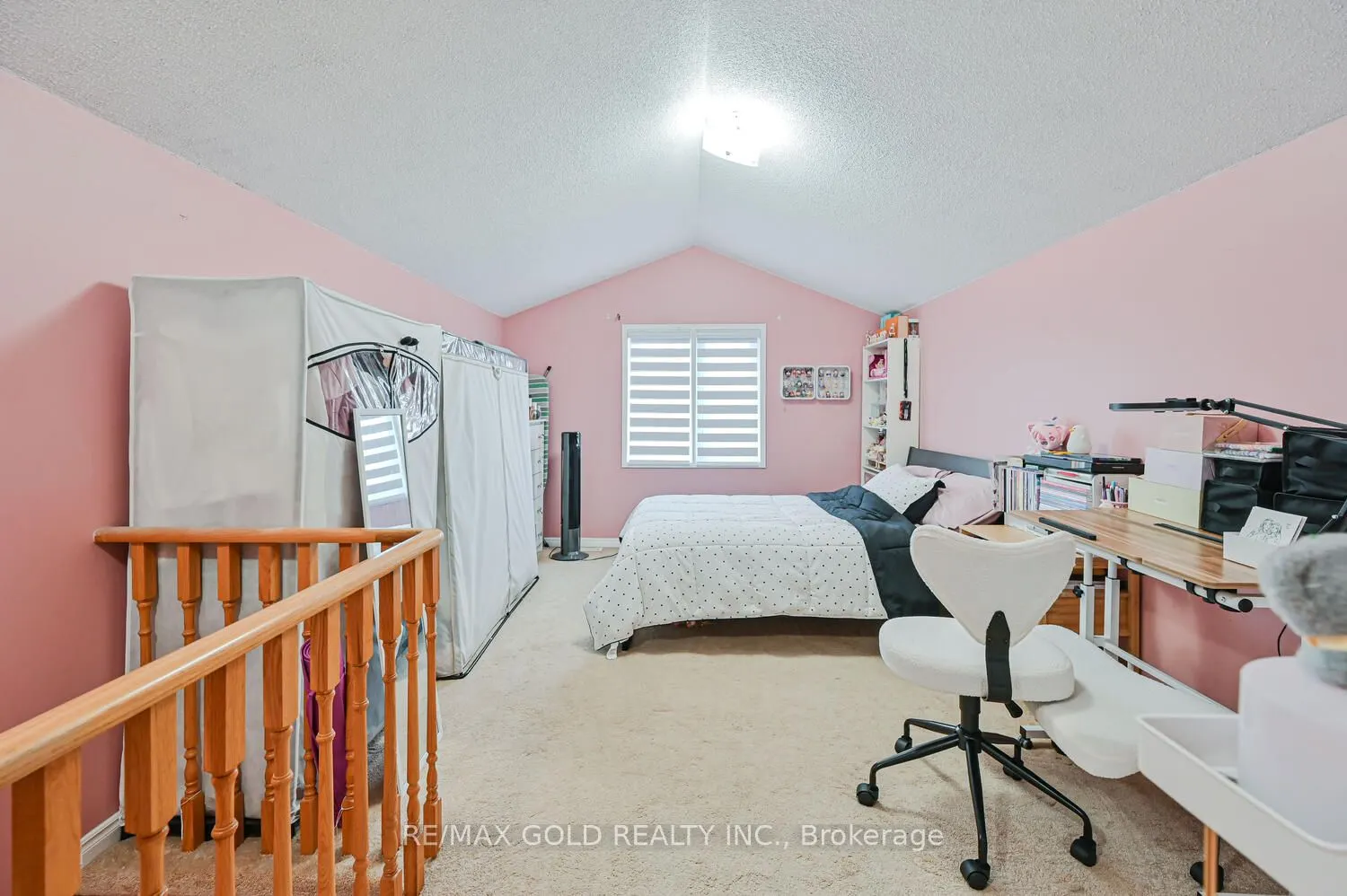 122 White Tail Crescent