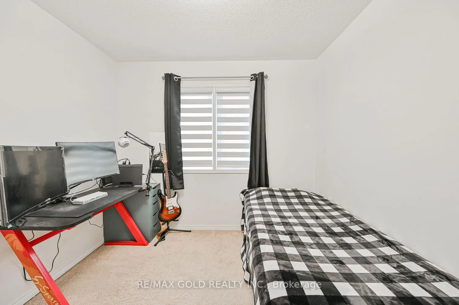 122 White Tail Crescent