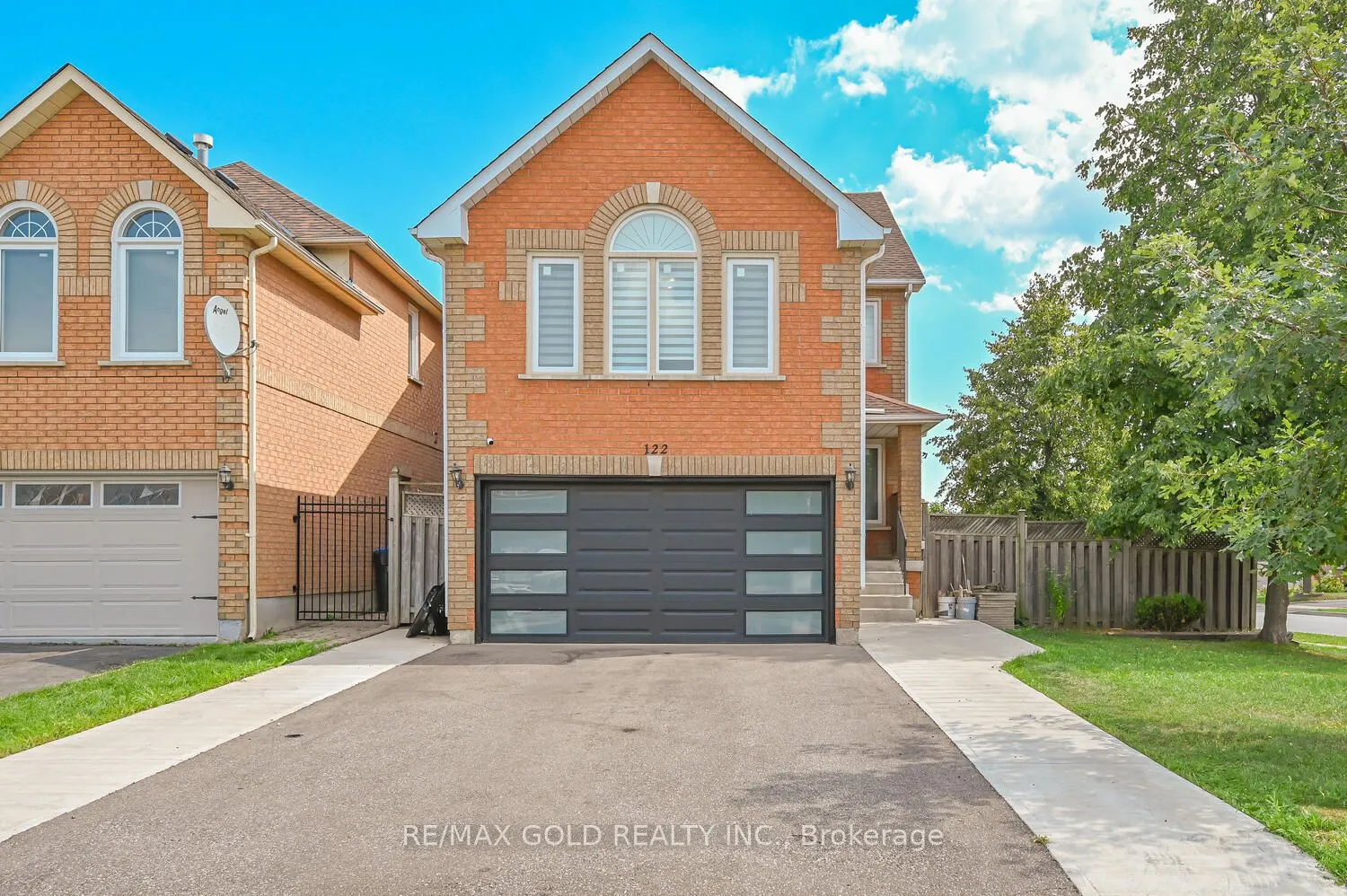 122 White Tail Crescent