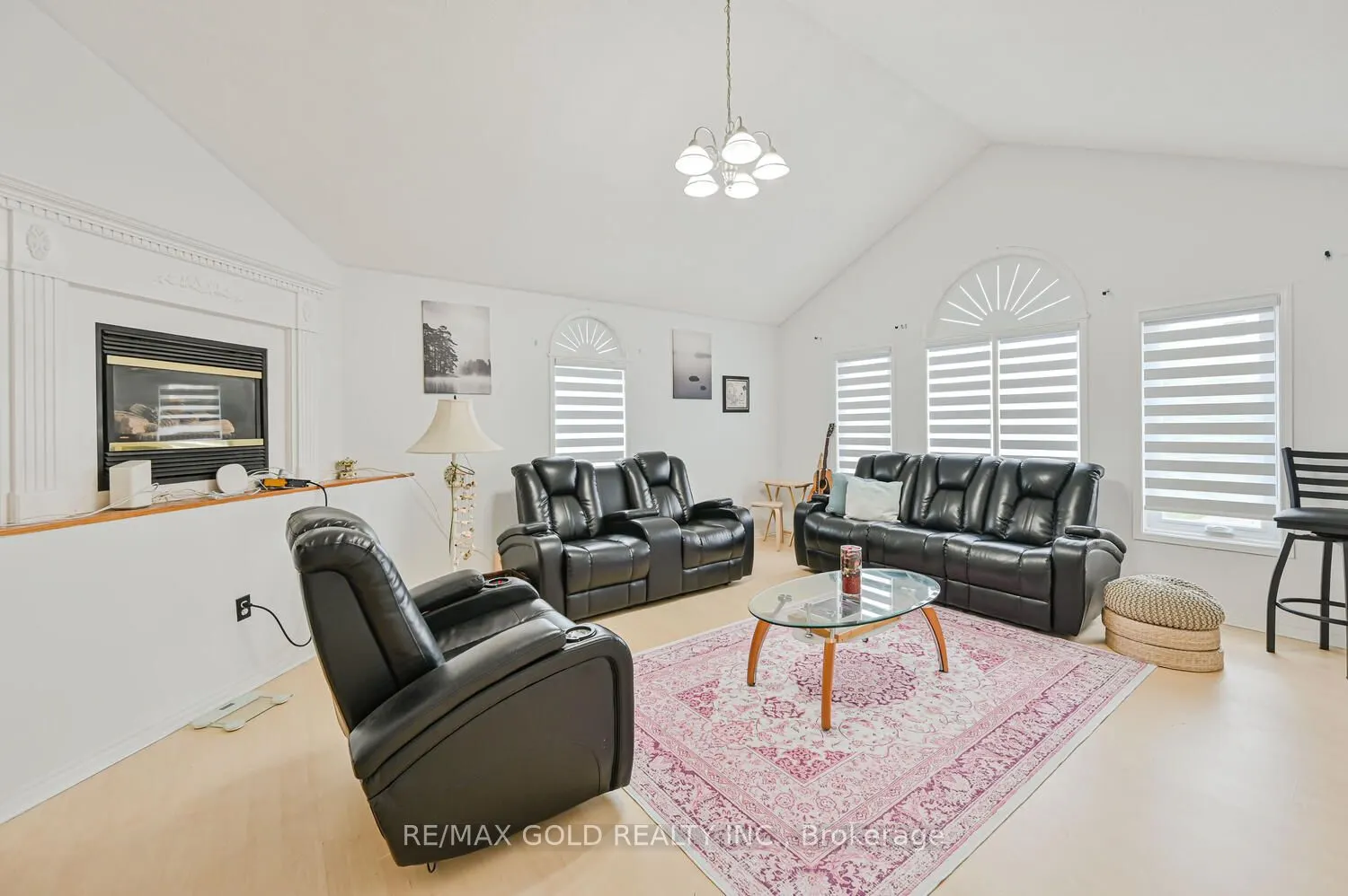 122 White Tail Crescent