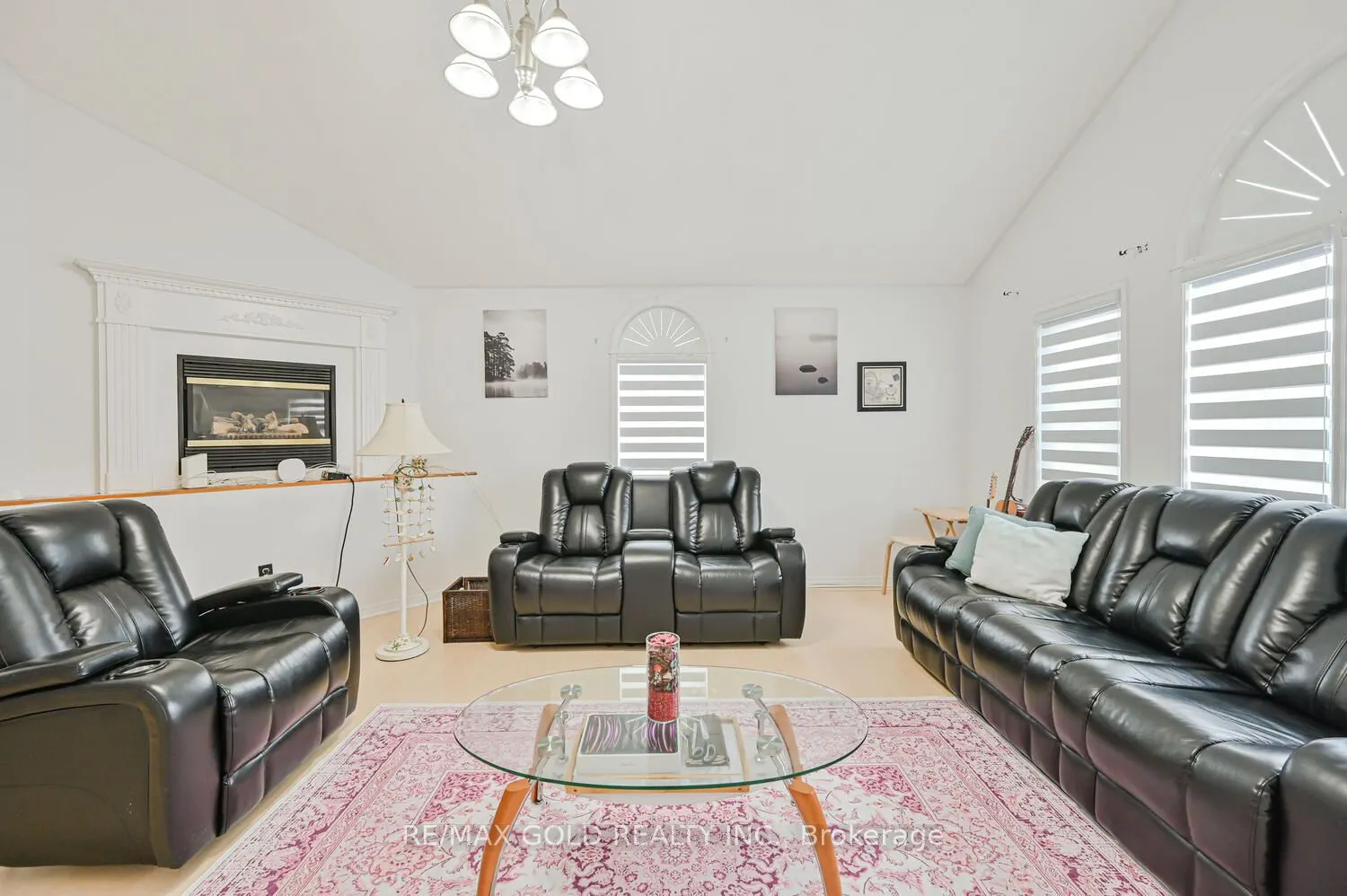 122 White Tail Crescent