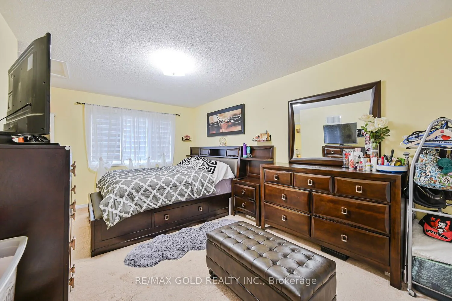 122 White Tail Crescent