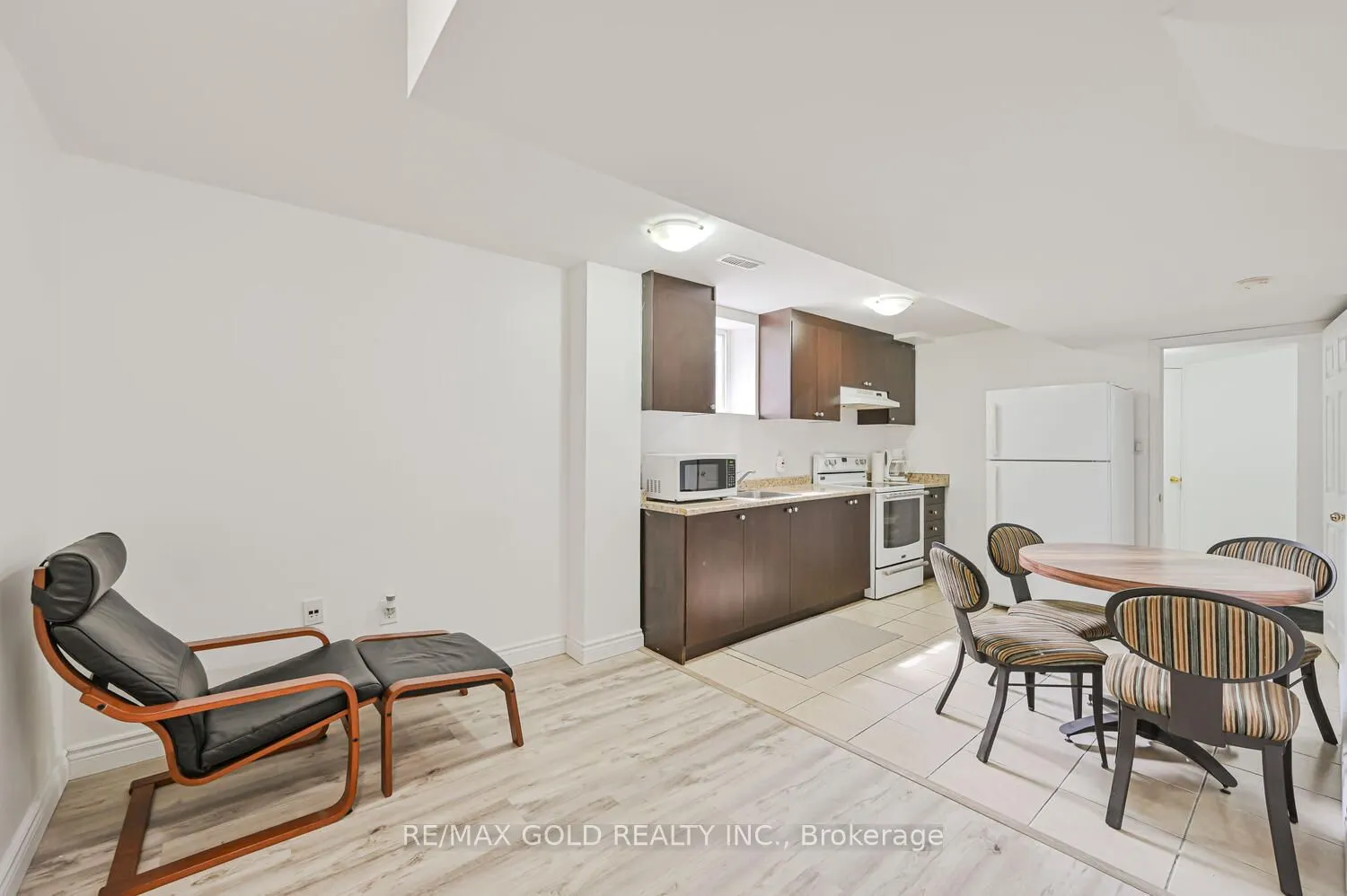 122 White Tail Crescent