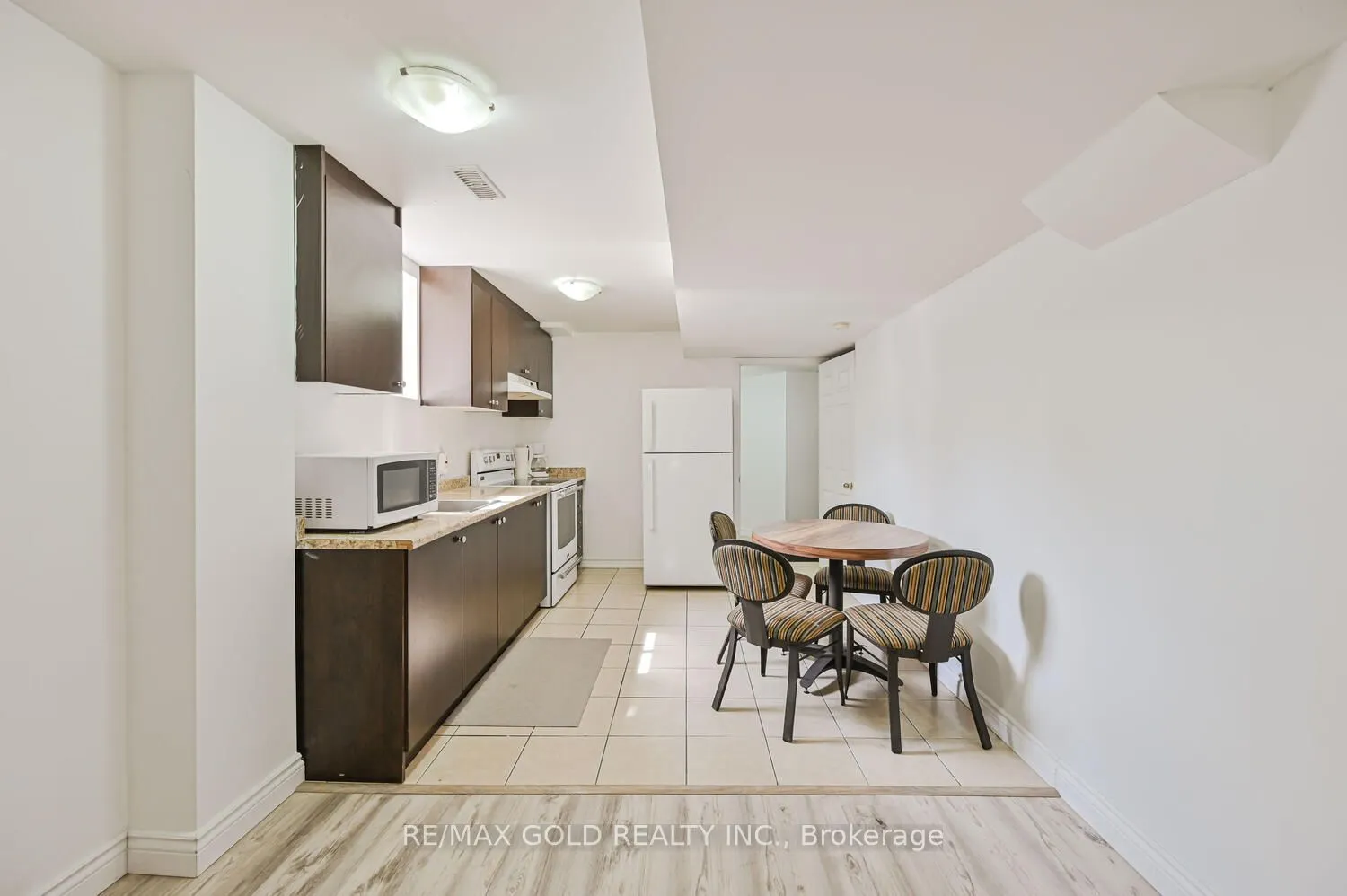 122 White Tail Crescent