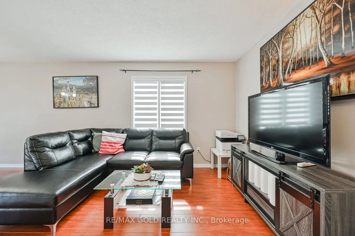 122 White Tail Crescent