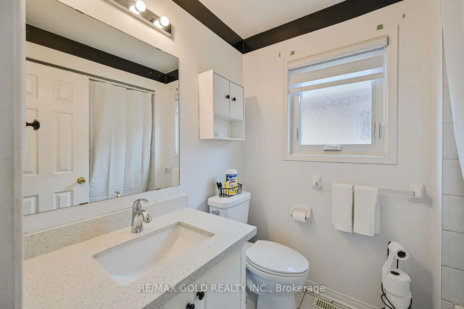 122 White Tail Crescent