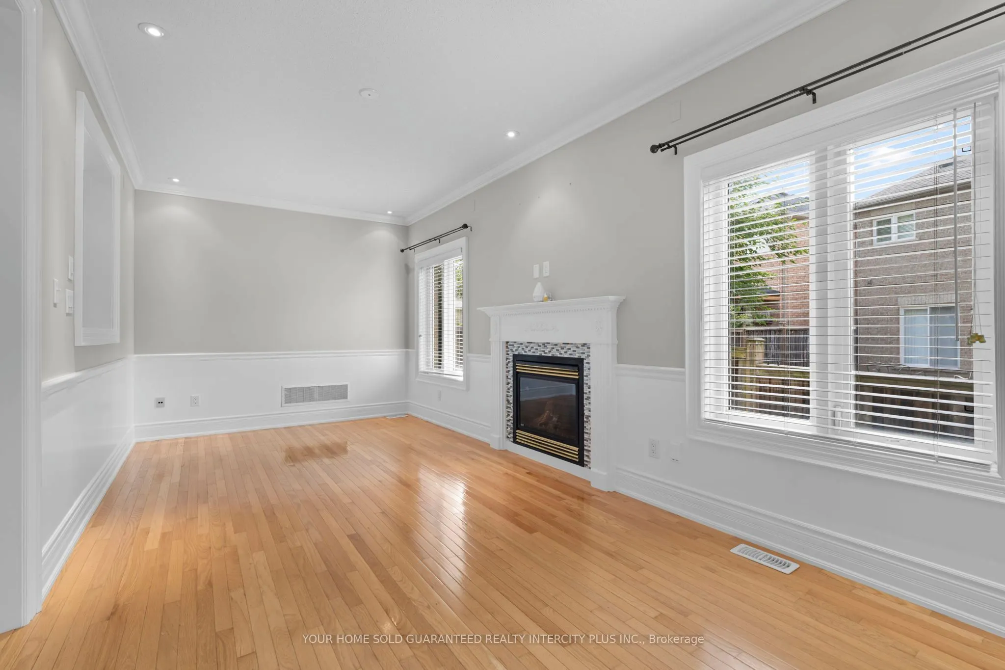 44 Eagleview Way