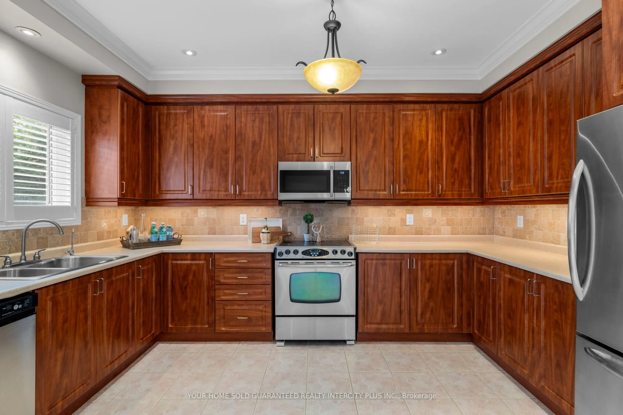 44 Eagleview Way