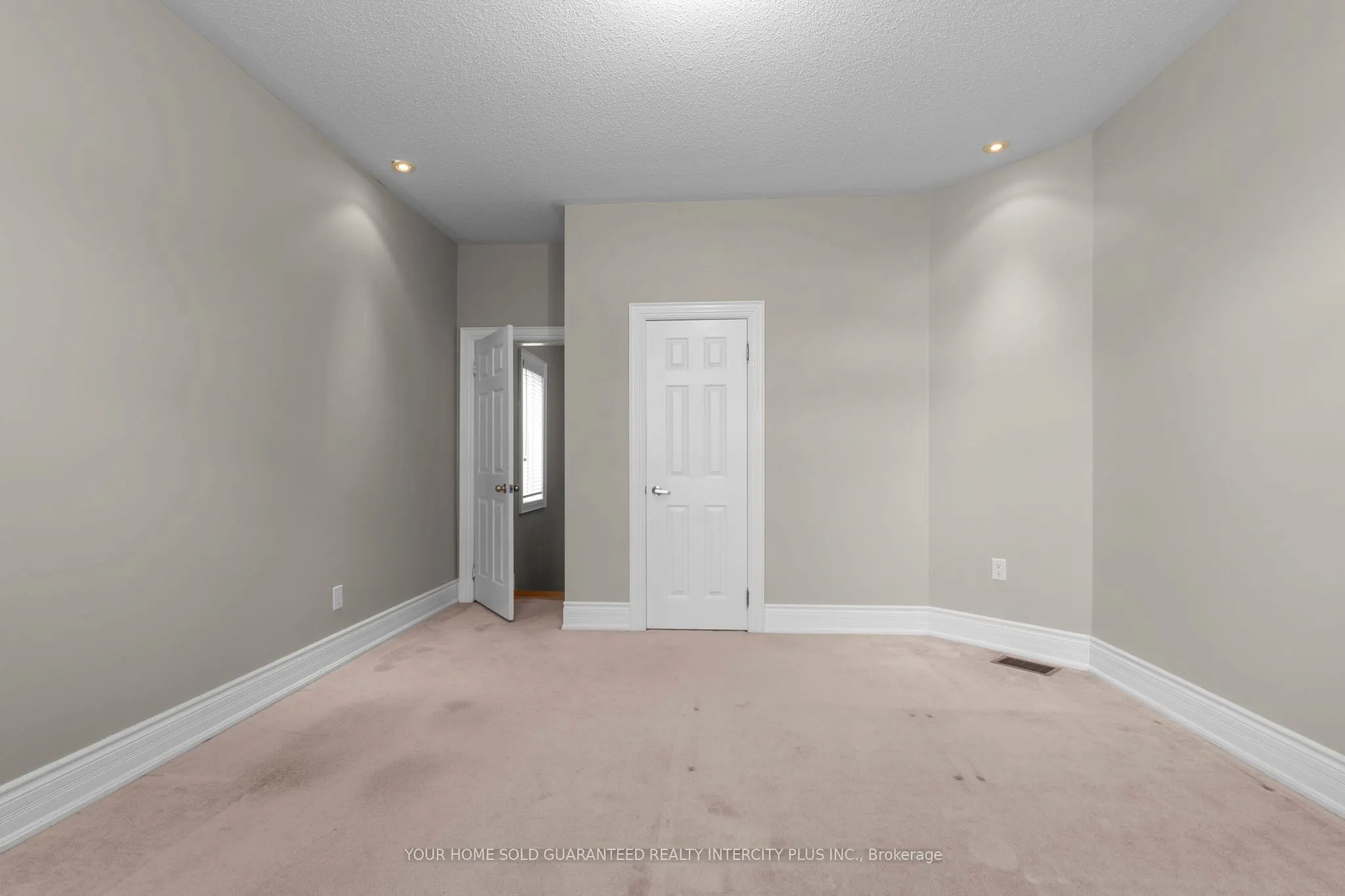 44 Eagleview Way