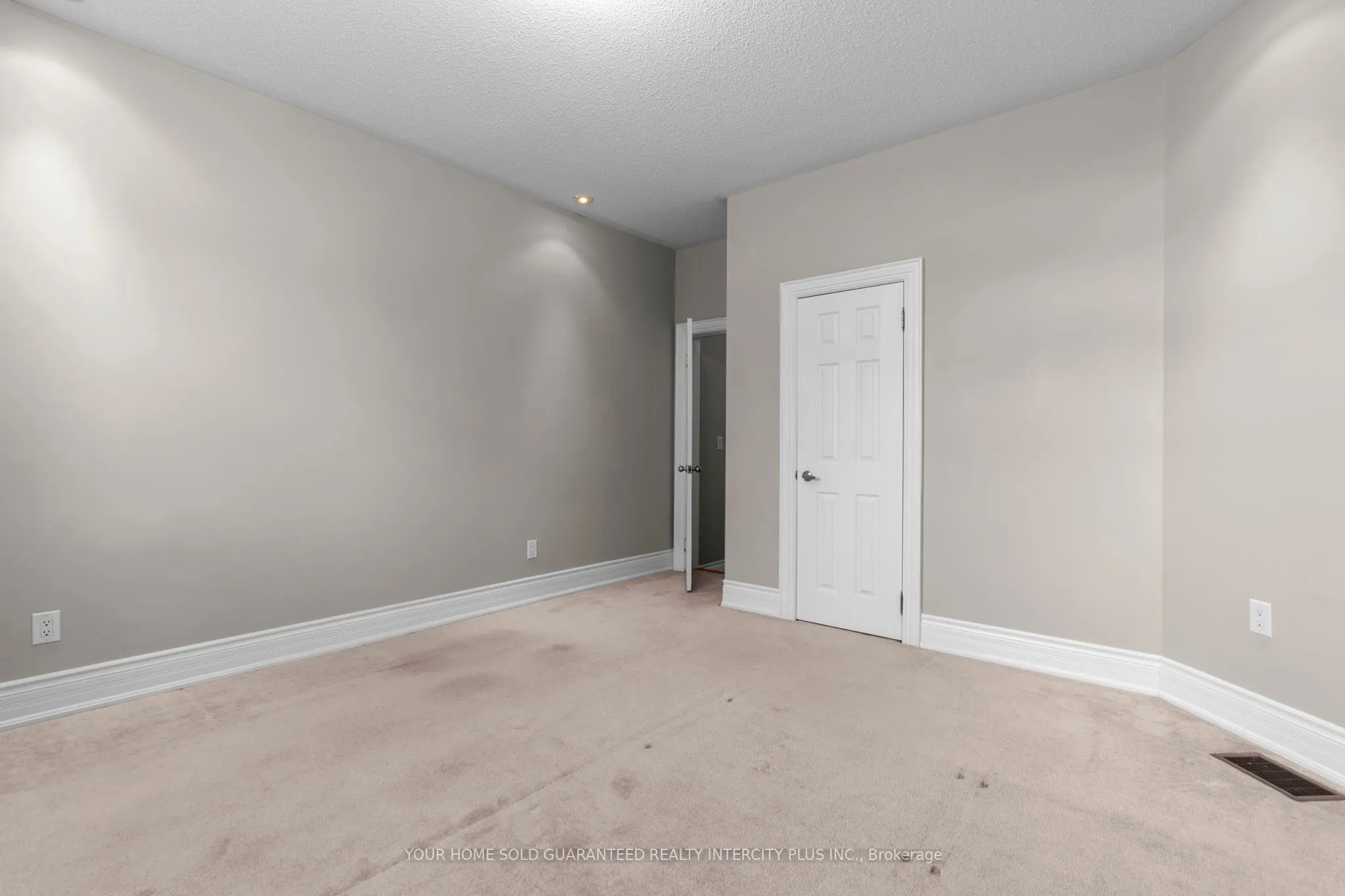 44 Eagleview Way