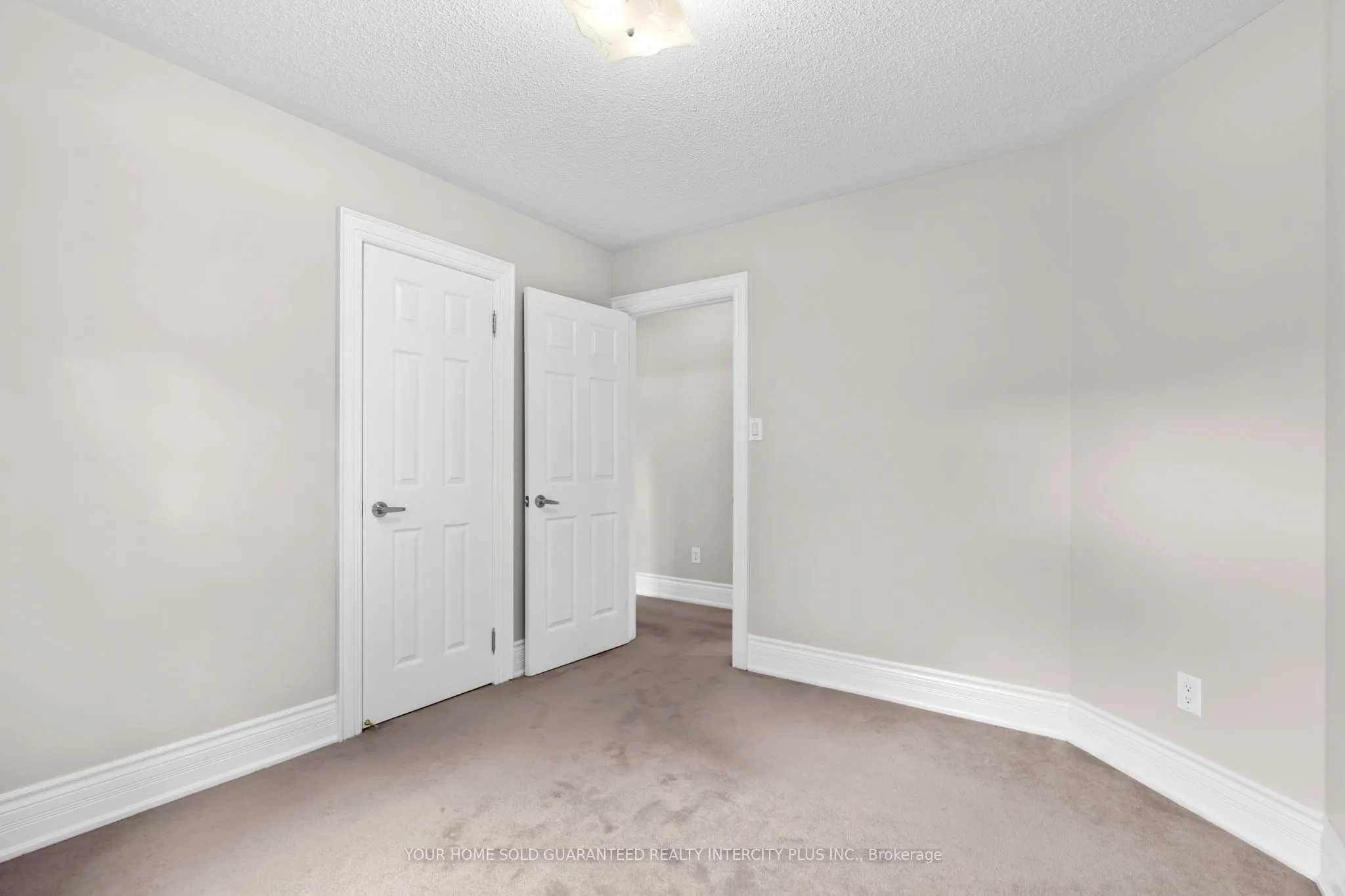44 Eagleview Way