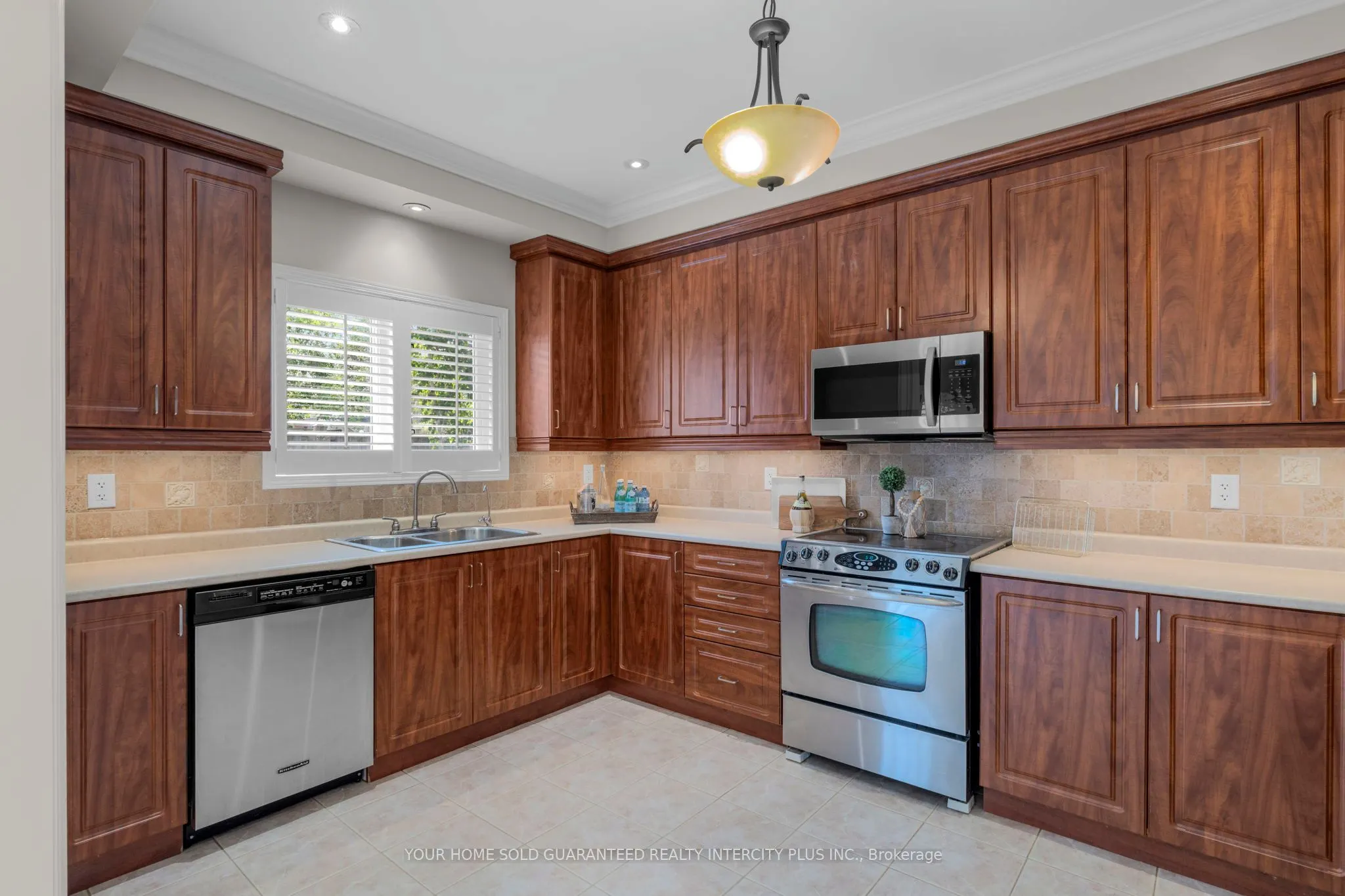 44 Eagleview Way
